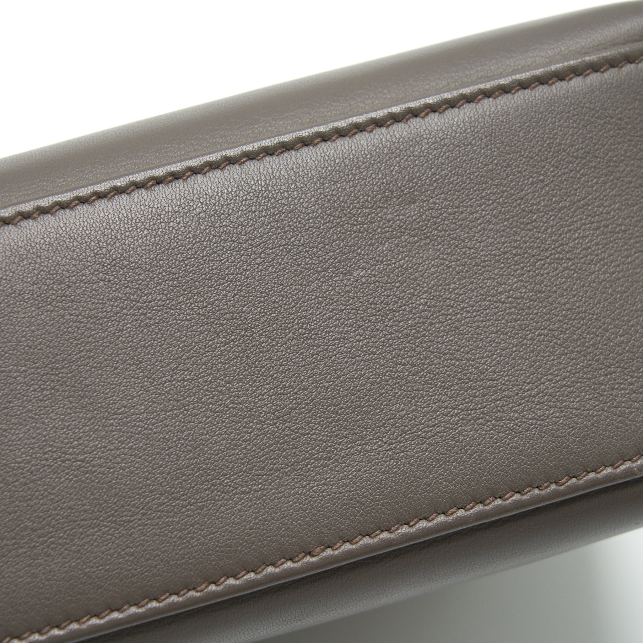 hermes-kelly-pochette-swift-8f-gris-etain-ghw-stamp-square-p