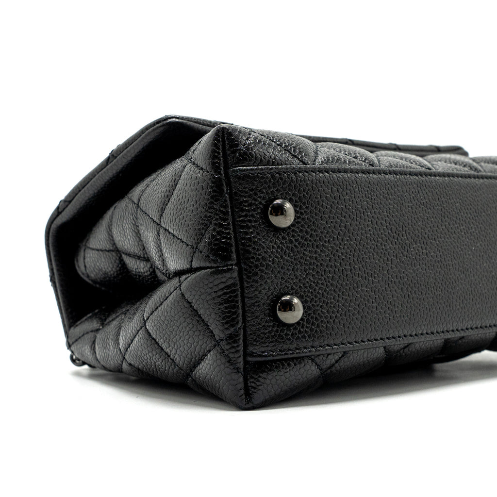 chanel-small-coco-handle-caviar-so-black-with-black-hardware-1