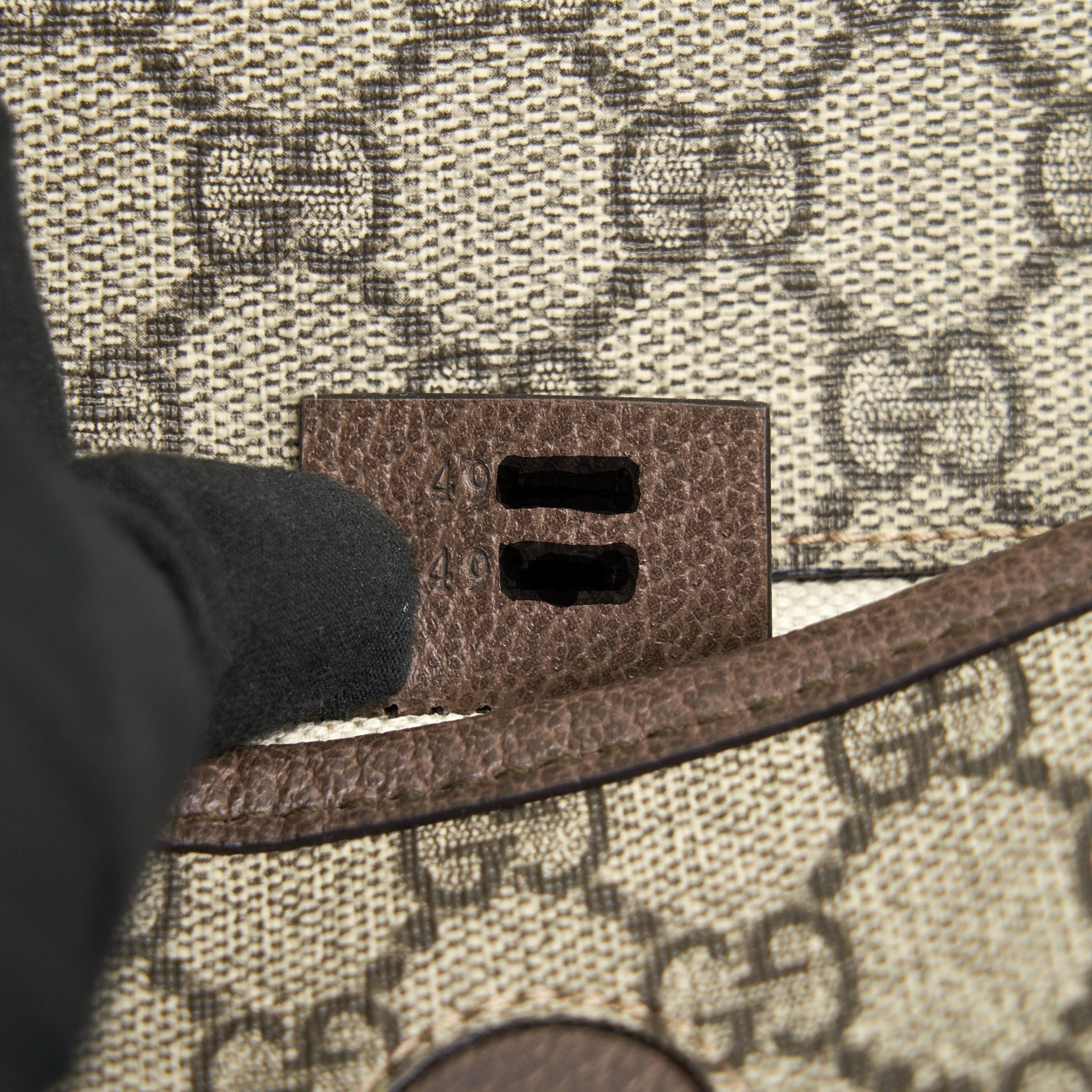 gucci-gg-supreme-canvas-belt-bag-1