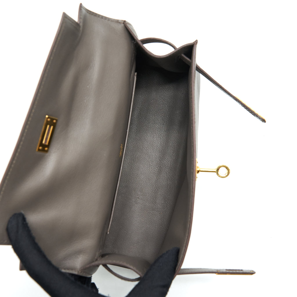 hermes-kelly-pochette-swift-8f-gris-etain-ghw-stamp-square-p