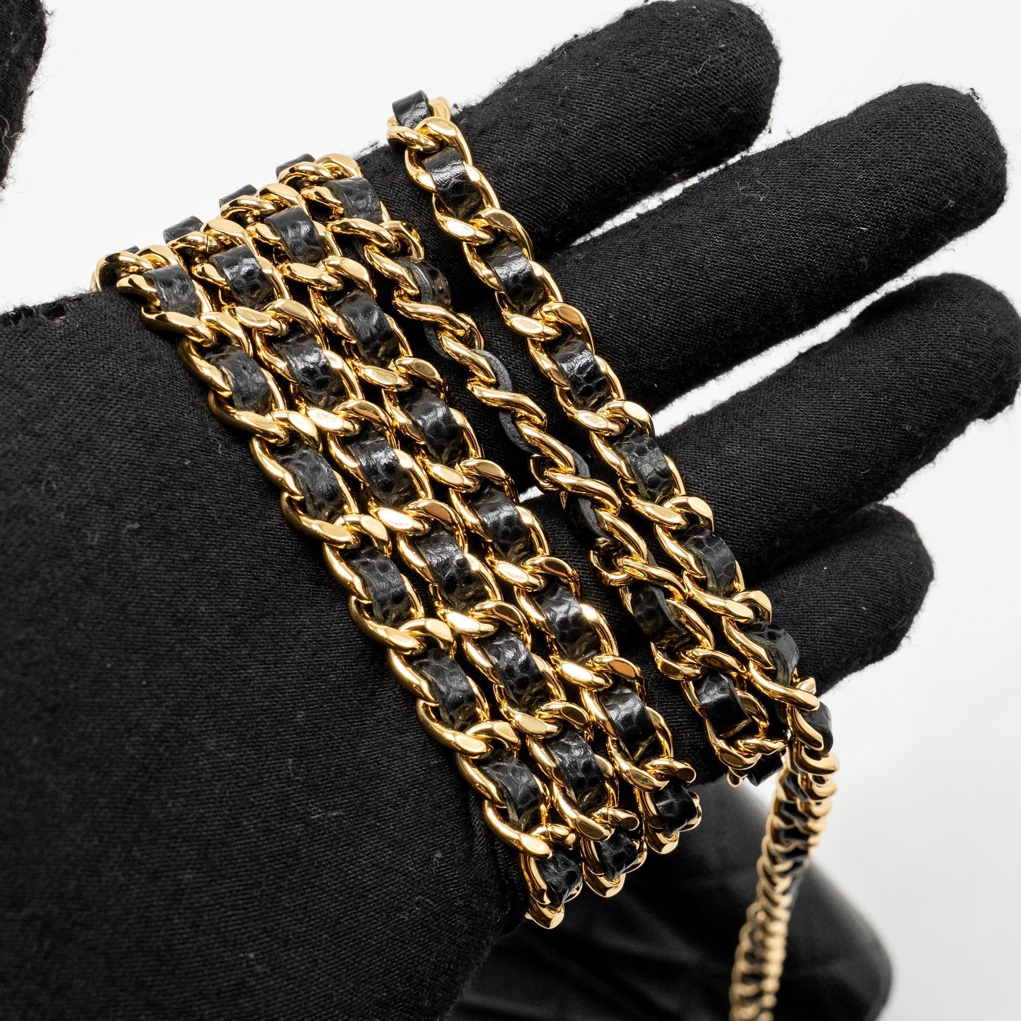 chanel-classic-wallet-on-chain-caviar-black-ghw-24
