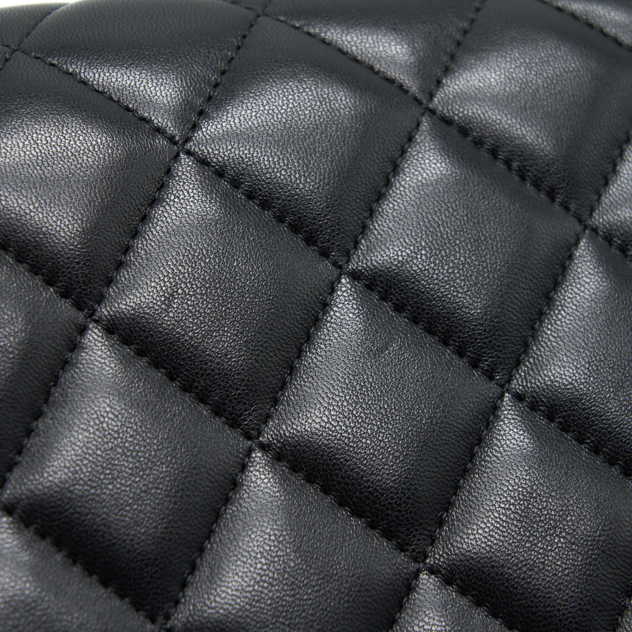 chanel-jumbo-classic-double-flap-bag-lambskin-black-ghw