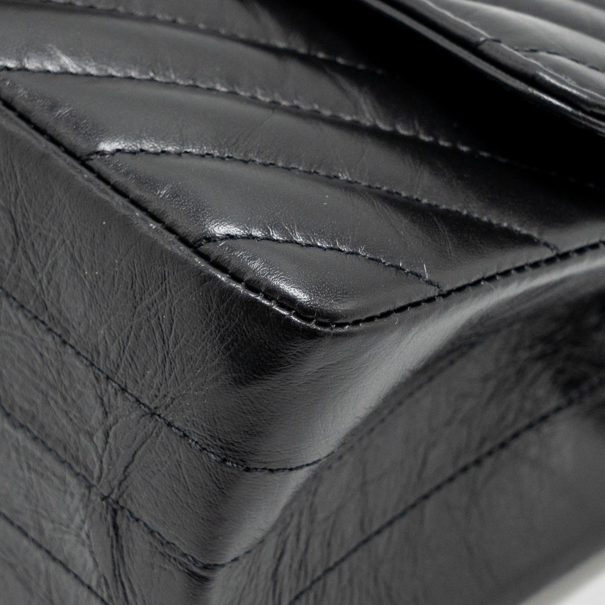 chanel-mini-2-55-reissue-chevron-calfskin-so-black-2