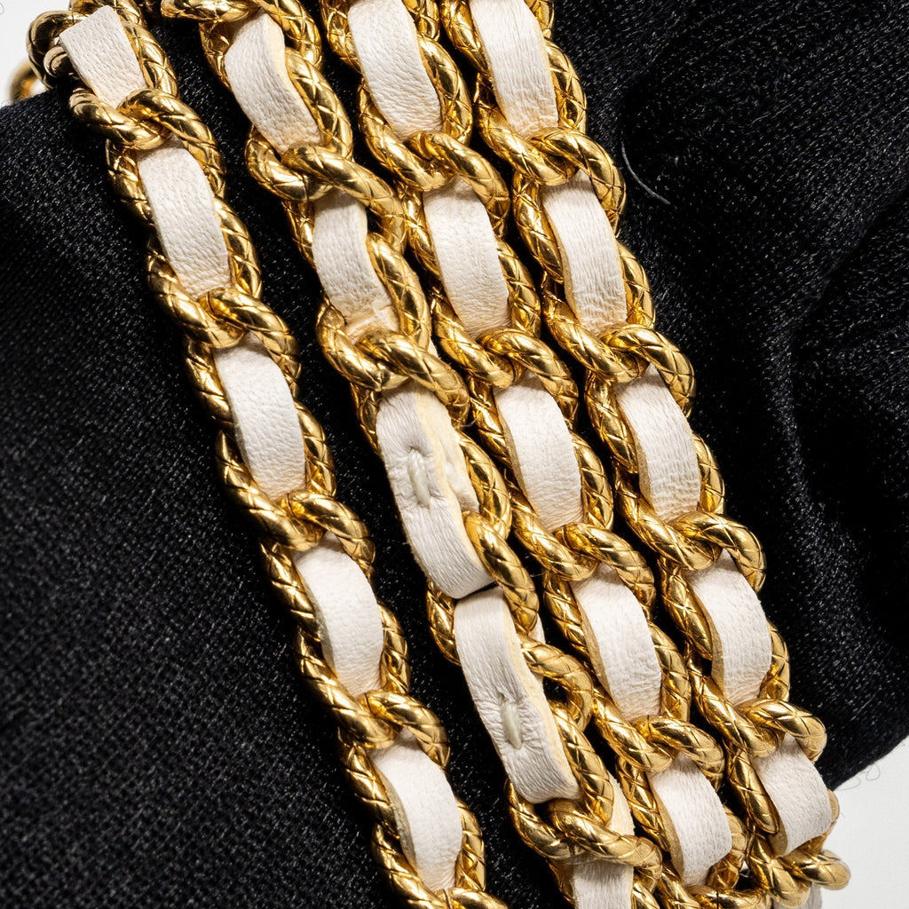 chanel-long-vanity-with-lambskin-white-ghwmicrochip