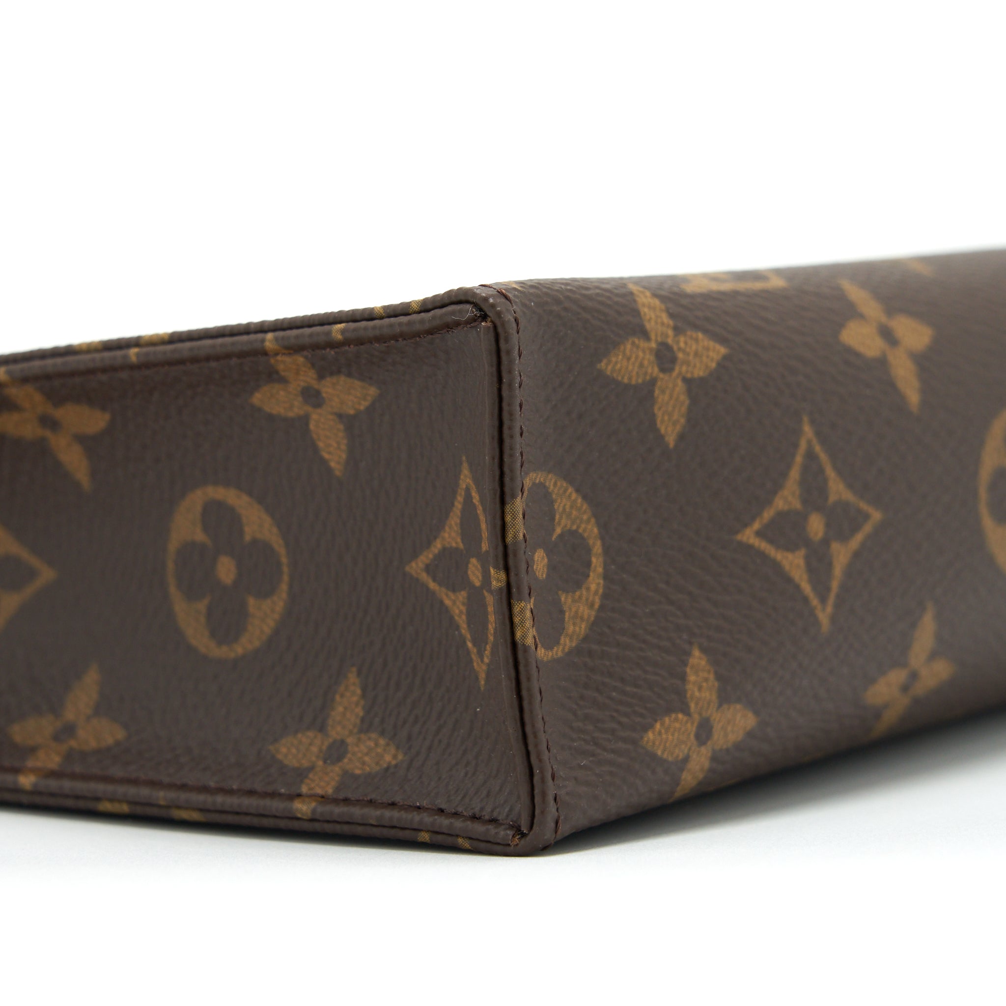 louis-vuitton-toiletry-pochette-26-monogram-canvas-ghw