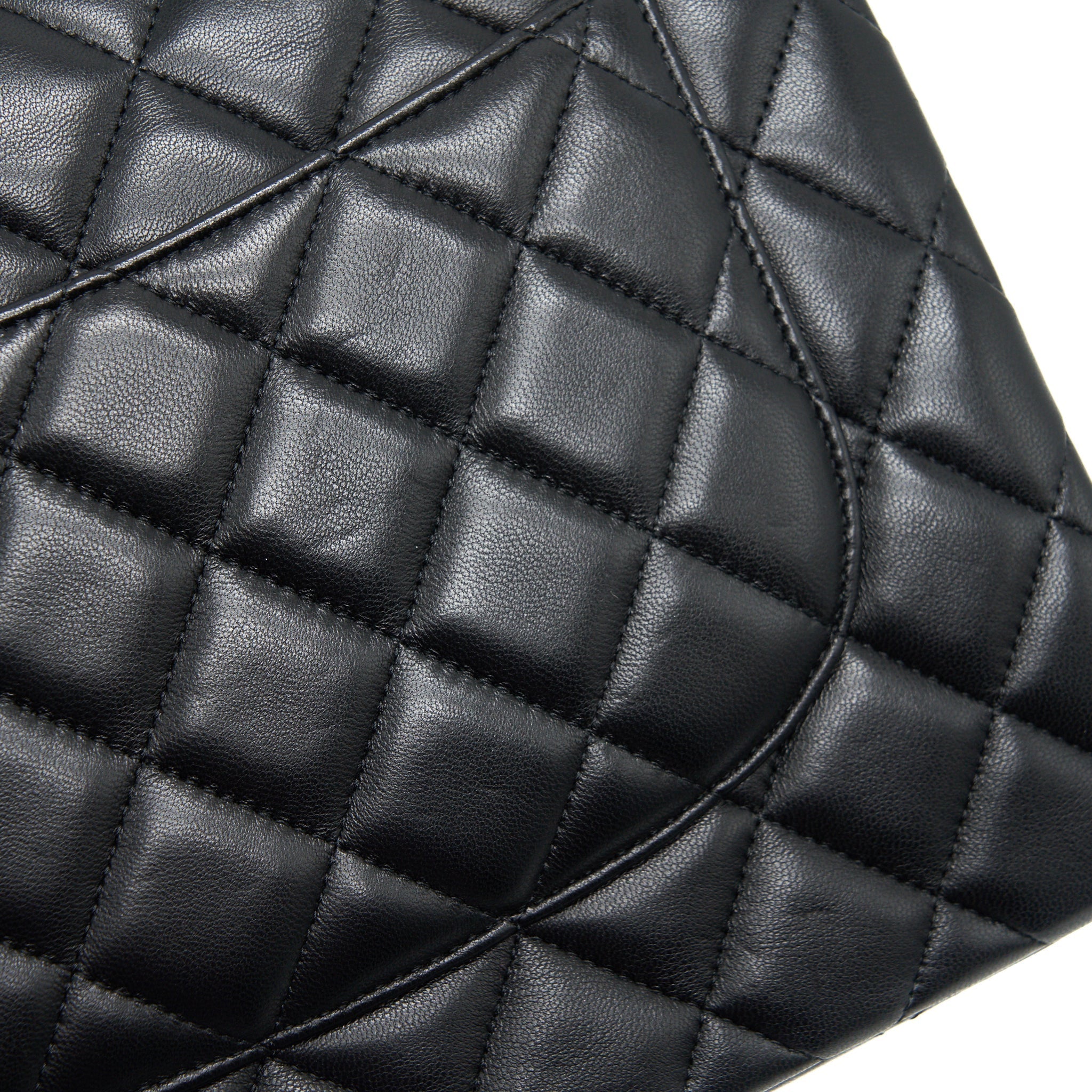 chanel-jumbo-classic-double-flap-bag-lambskin-black-ghw
