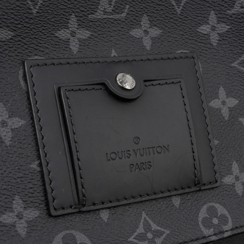 louis-vuitton-messenger-pm-voyoger-monogram-eclipse-canvas-shw