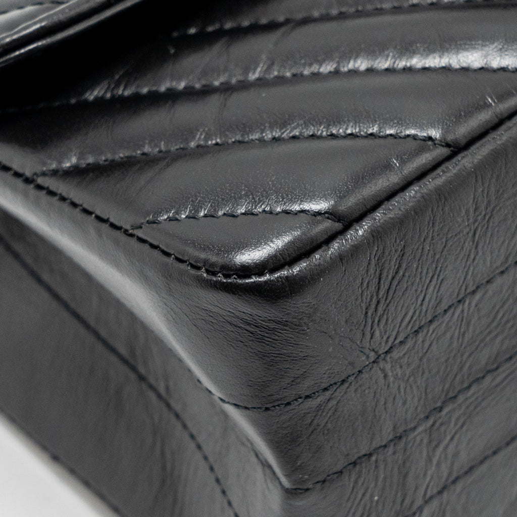 chanel-mini-2-55-reissue-chevron-calfskin-so-black-2