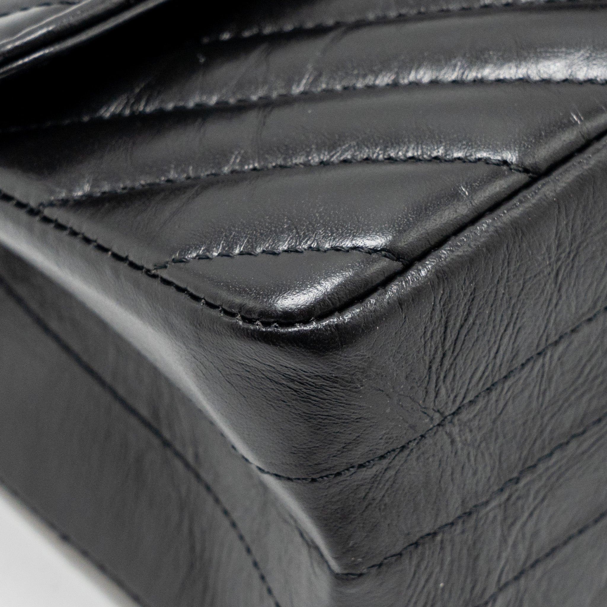 chanel-mini-2-55-reissue-chevron-calfskin-so-black-2