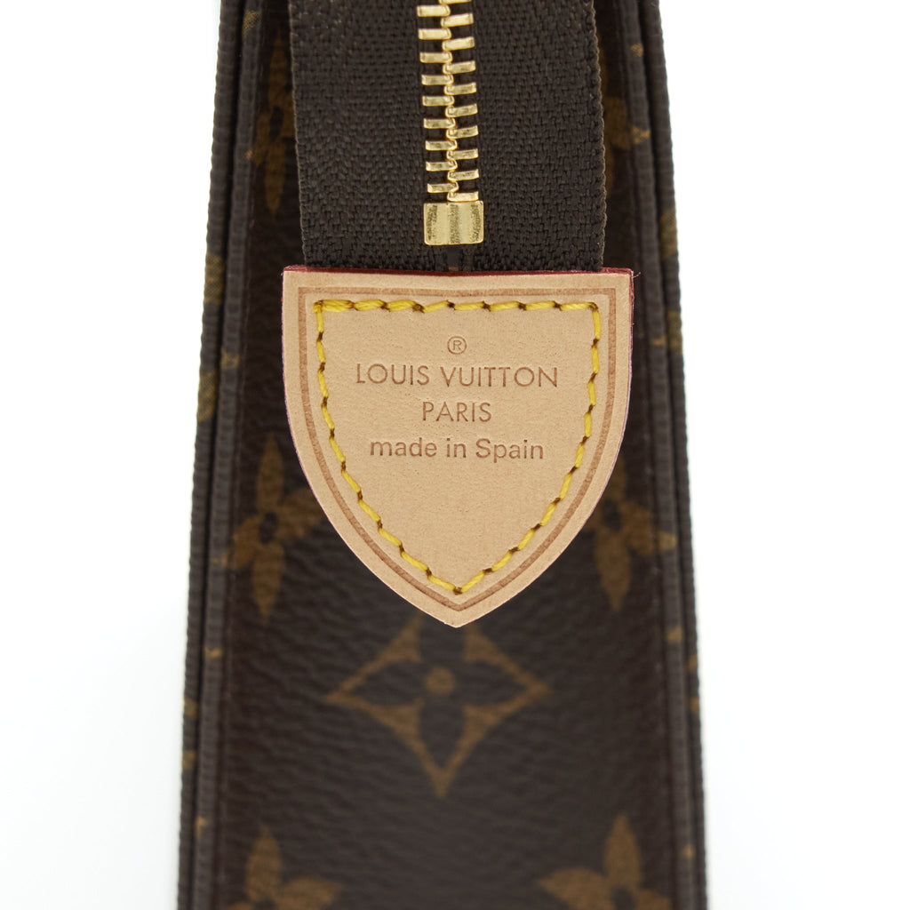louis-vuitton-toiletry-pochette-26-monogram-canvas-ghw