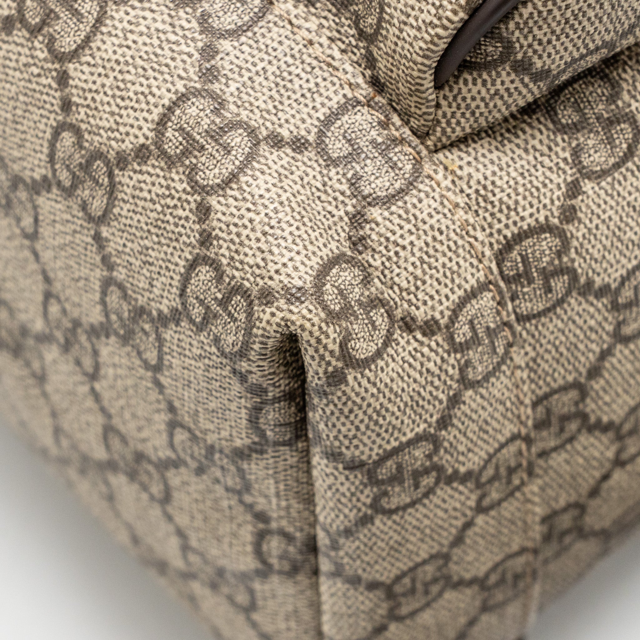 gucci-single-buckle-backpack-gg-supreme-canvas-brown-shw