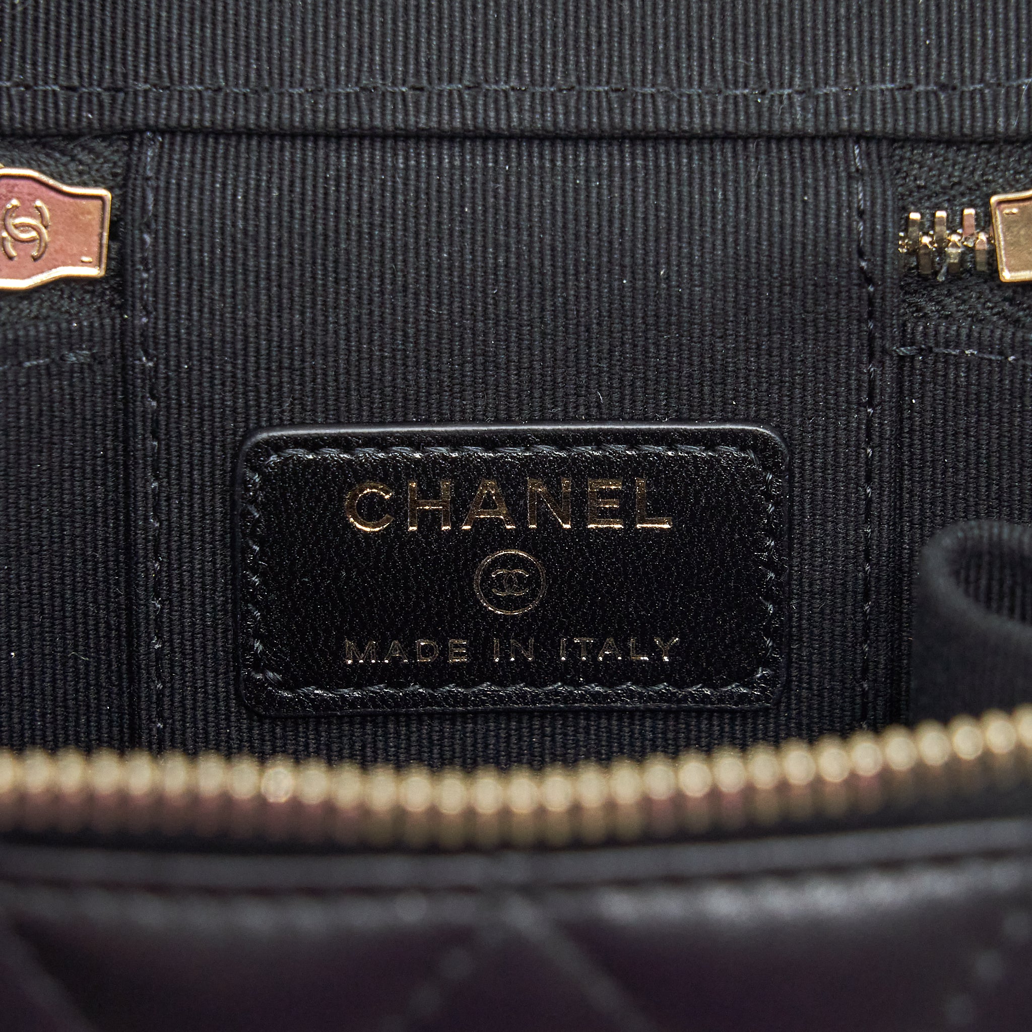 chanel-top-handle-mini-vanity-with-chain-lambskin-black-lghw