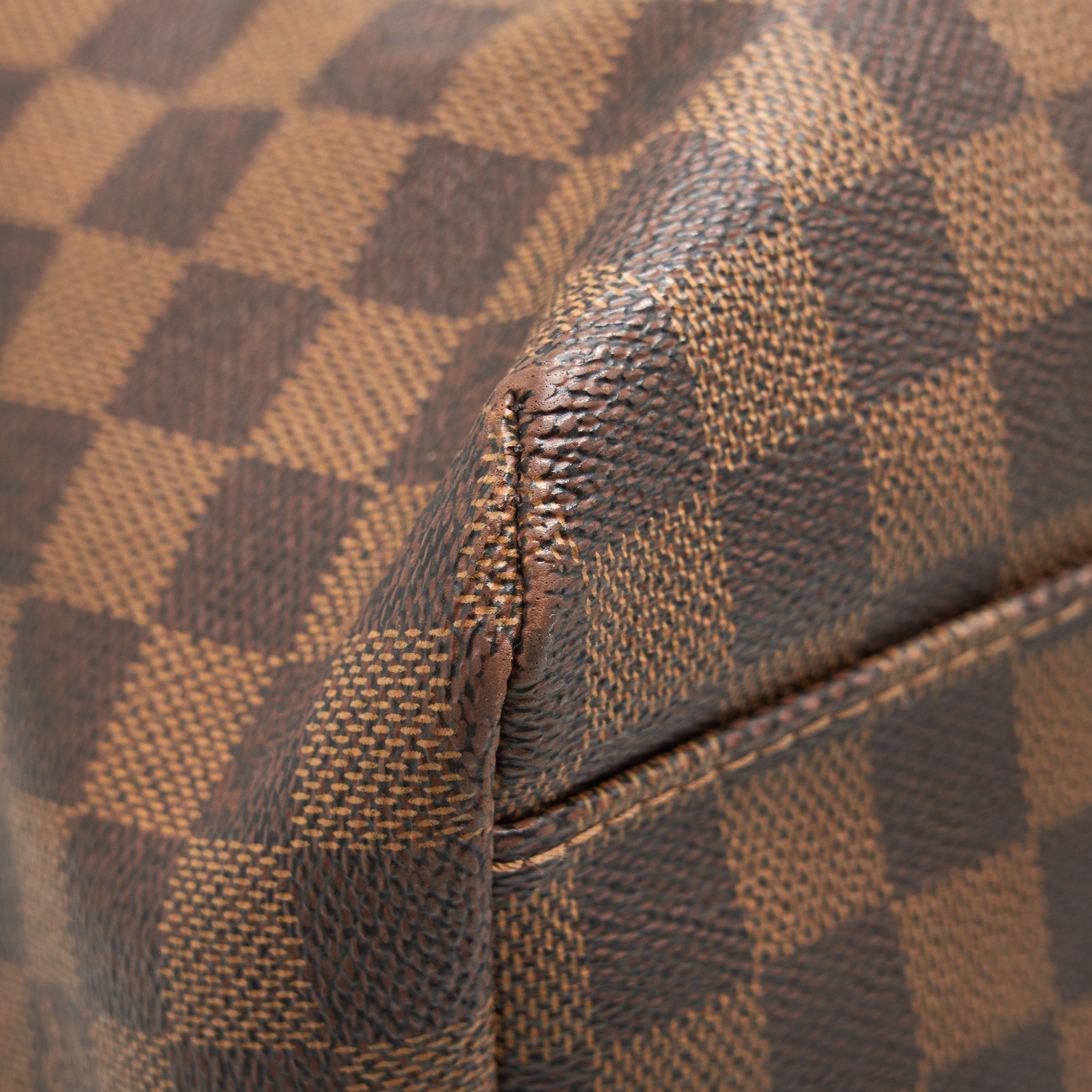 louis-vuitton-damier-ebene-luggag-bag