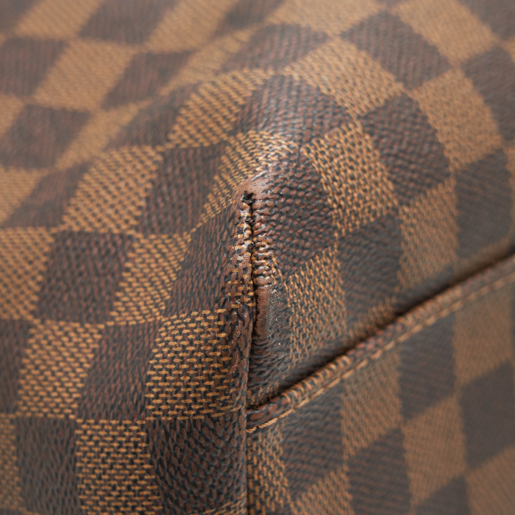 louis-vuitton-damier-ebene-luggag-bag