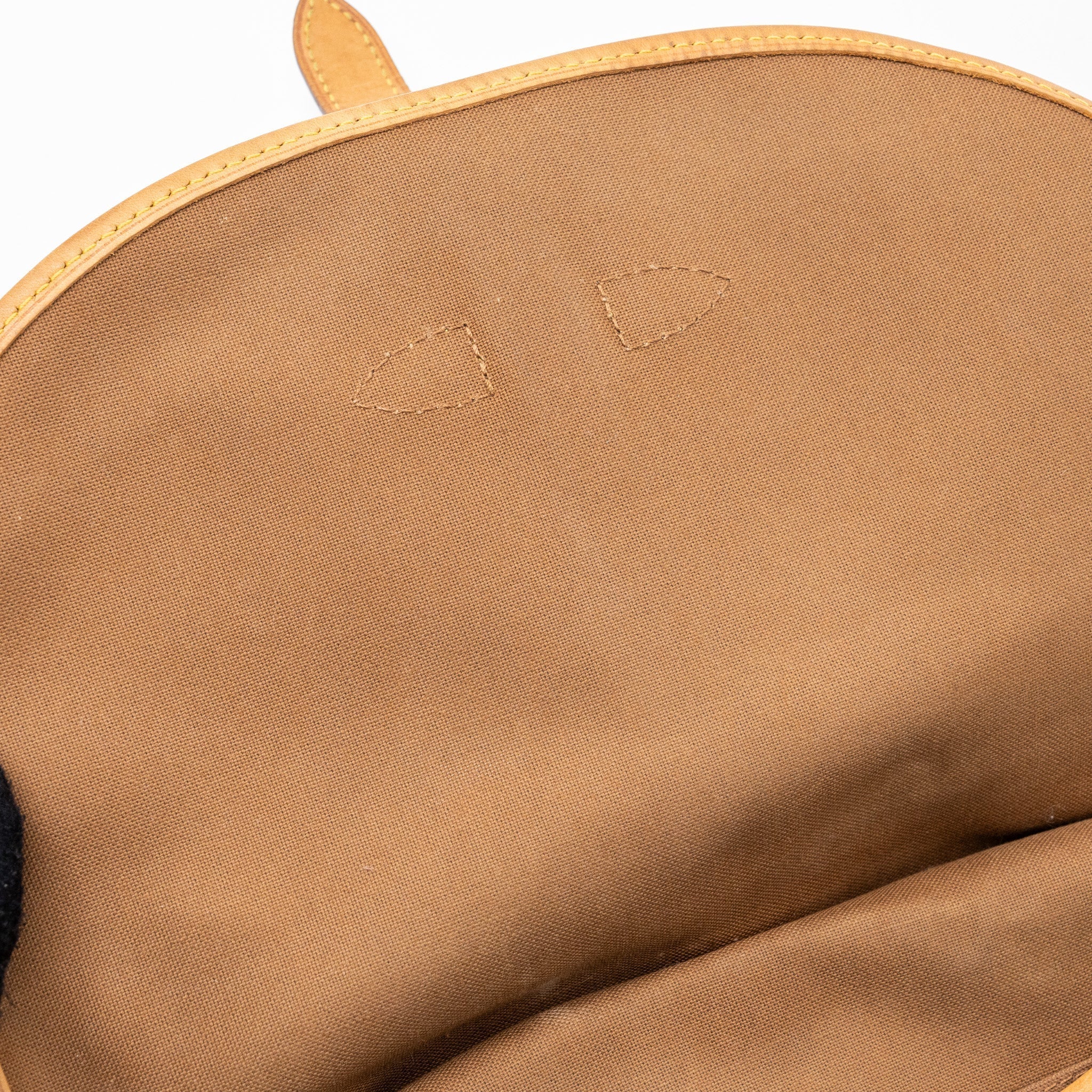 louis-vuitton-vintage-saumur-bag-monogram-canvas-ghw