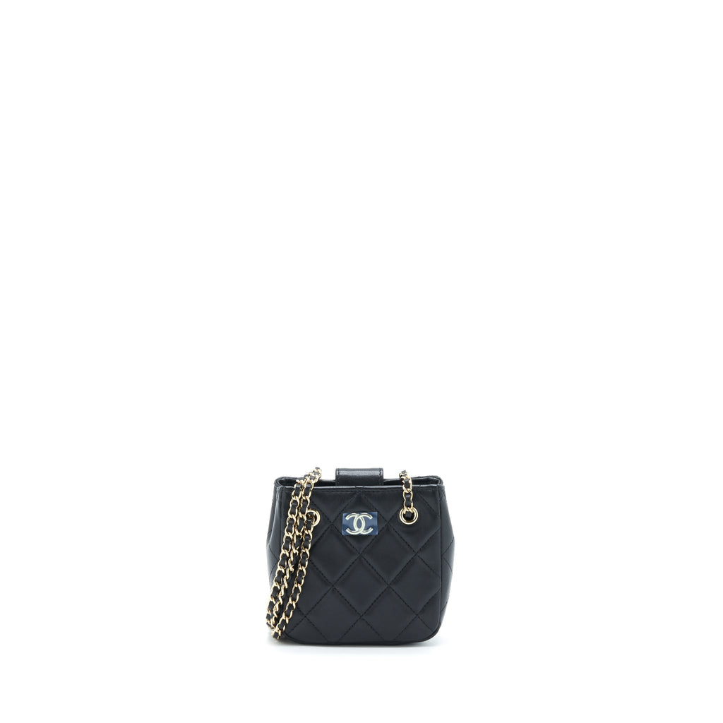 chanel-22c-mini-crossbody-pouch-lambskin-black-lghw