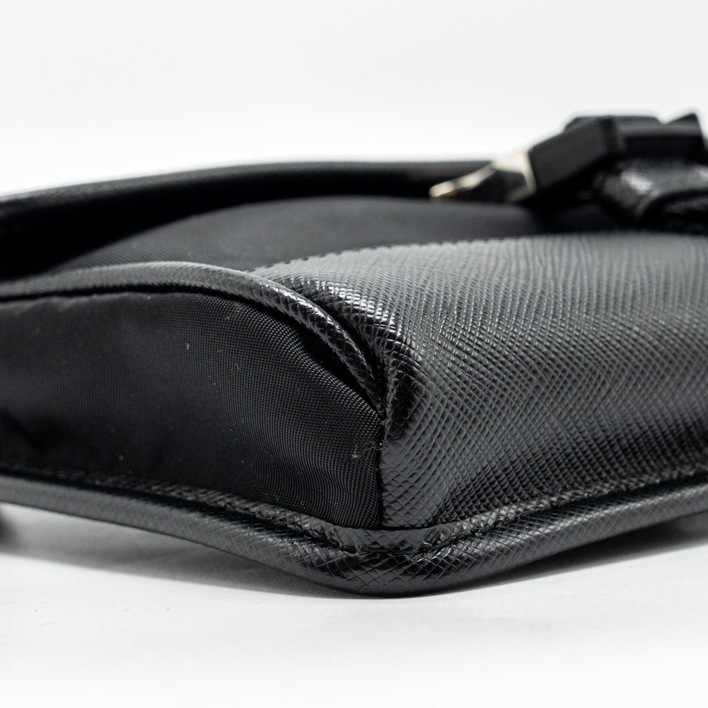 prada-smartphone-case-re-nylon-and-saffiano-leather-black-shw