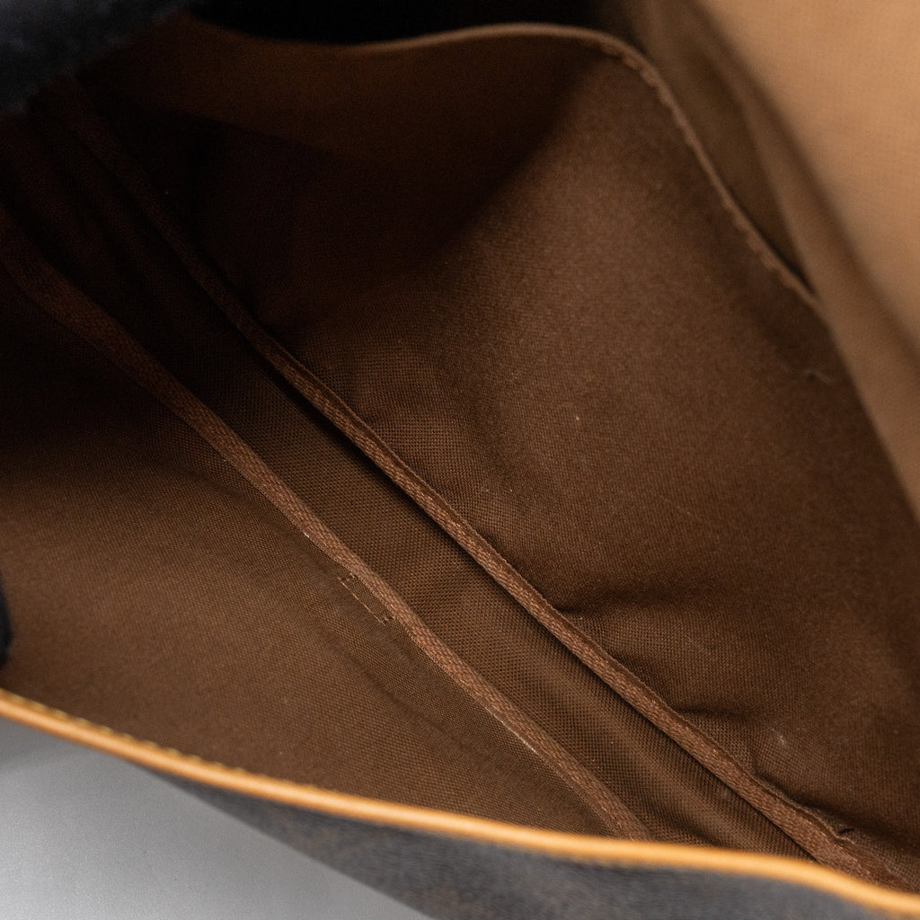 louis-vuitton-vintage-saumur-bag-monogram-canvas-ghw
