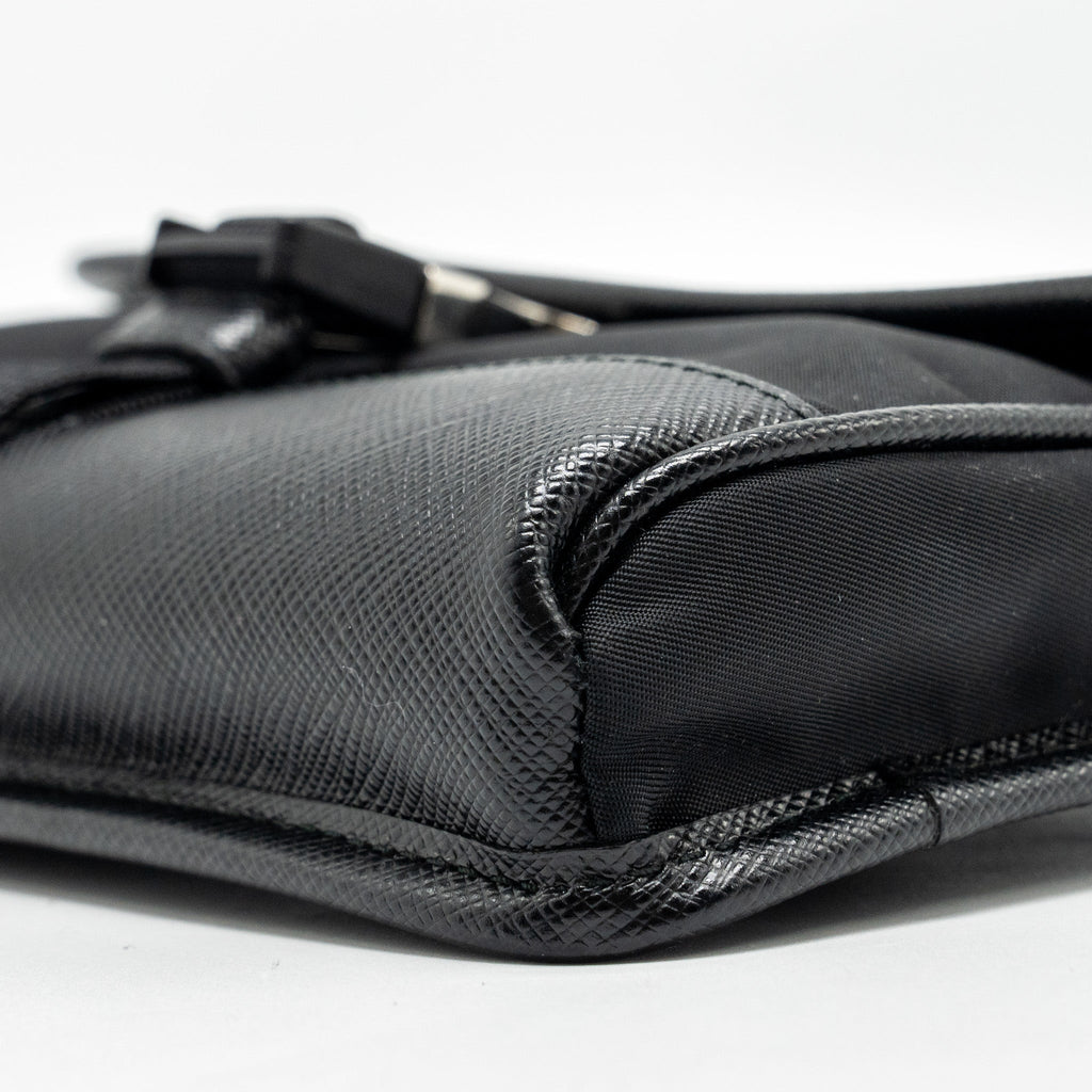 prada-smartphone-case-re-nylon-and-saffiano-leather-black-shw