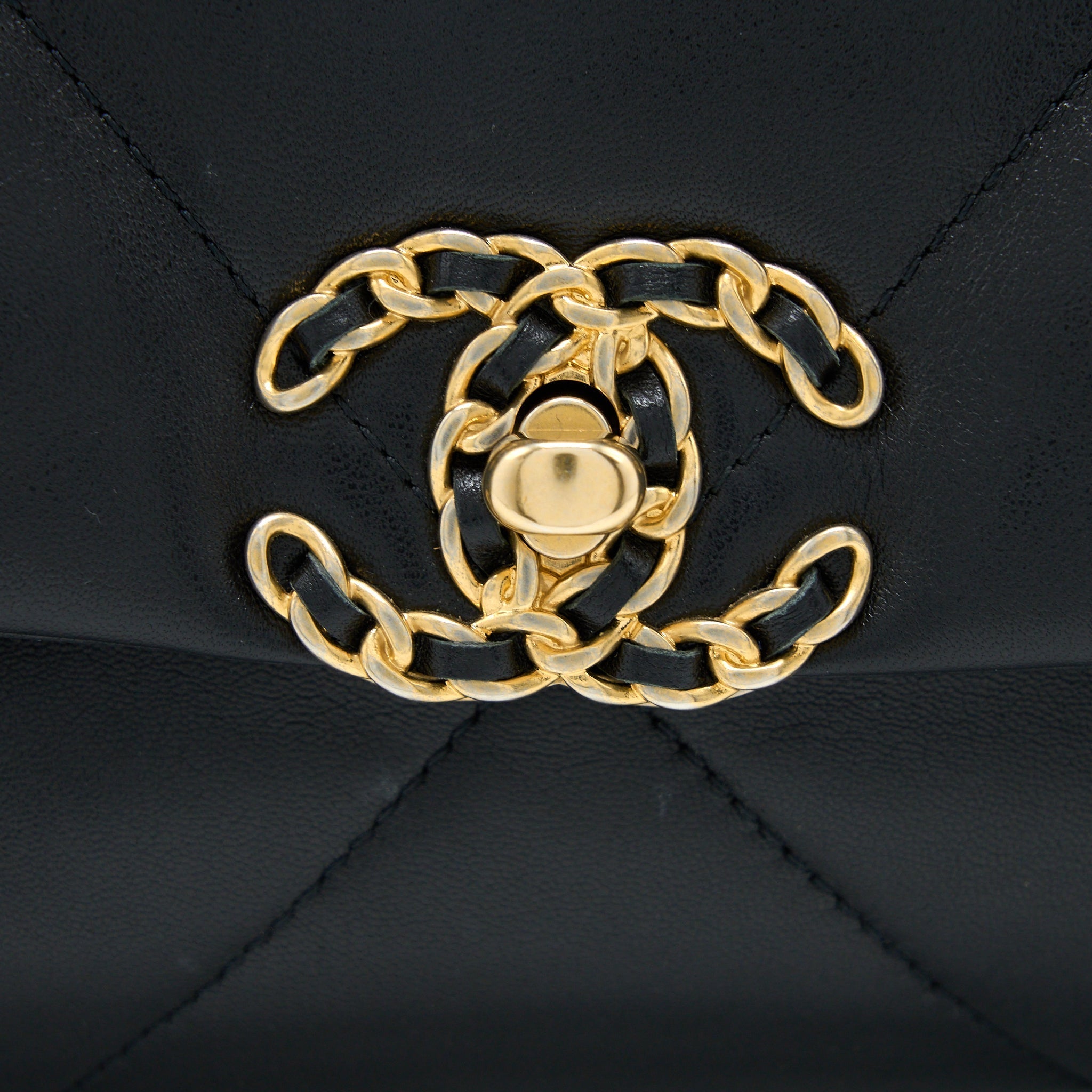 chanel-small-19-bag-lambskin-black-multicolour-hardware