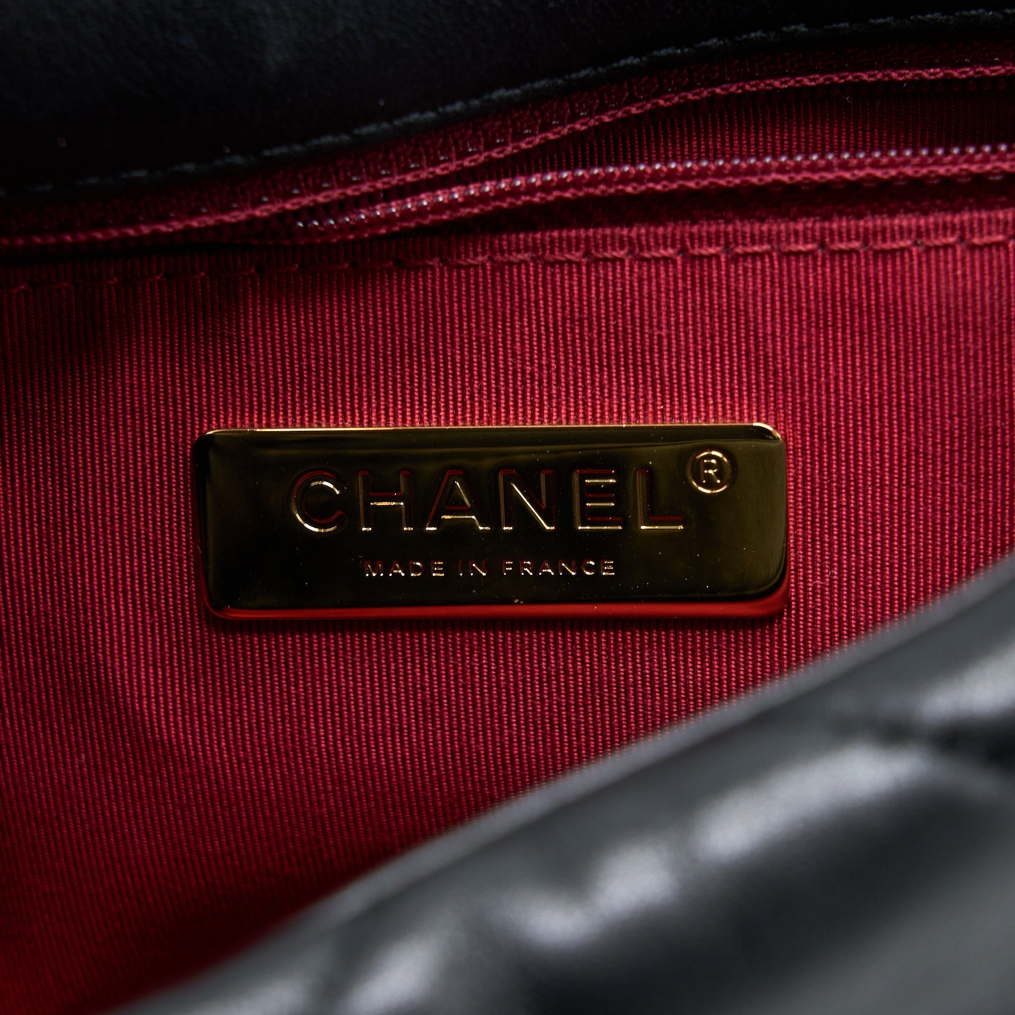 chanel-small-19-bag-lambskin-black-multicolour-hardware