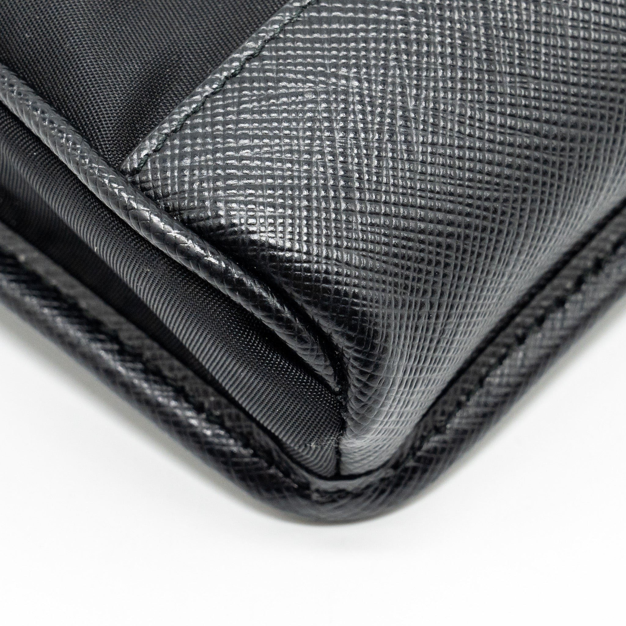 prada-smartphone-case-re-nylon-and-saffiano-leather-black-shw