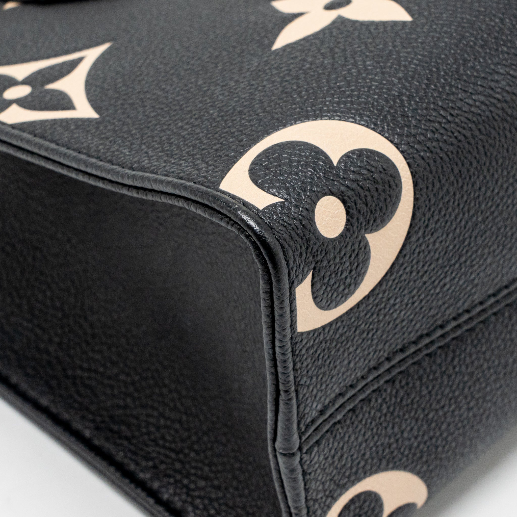 louis-vuitton-onthego-bb-bicolour-monogram-empreinte-leather-ghw-1