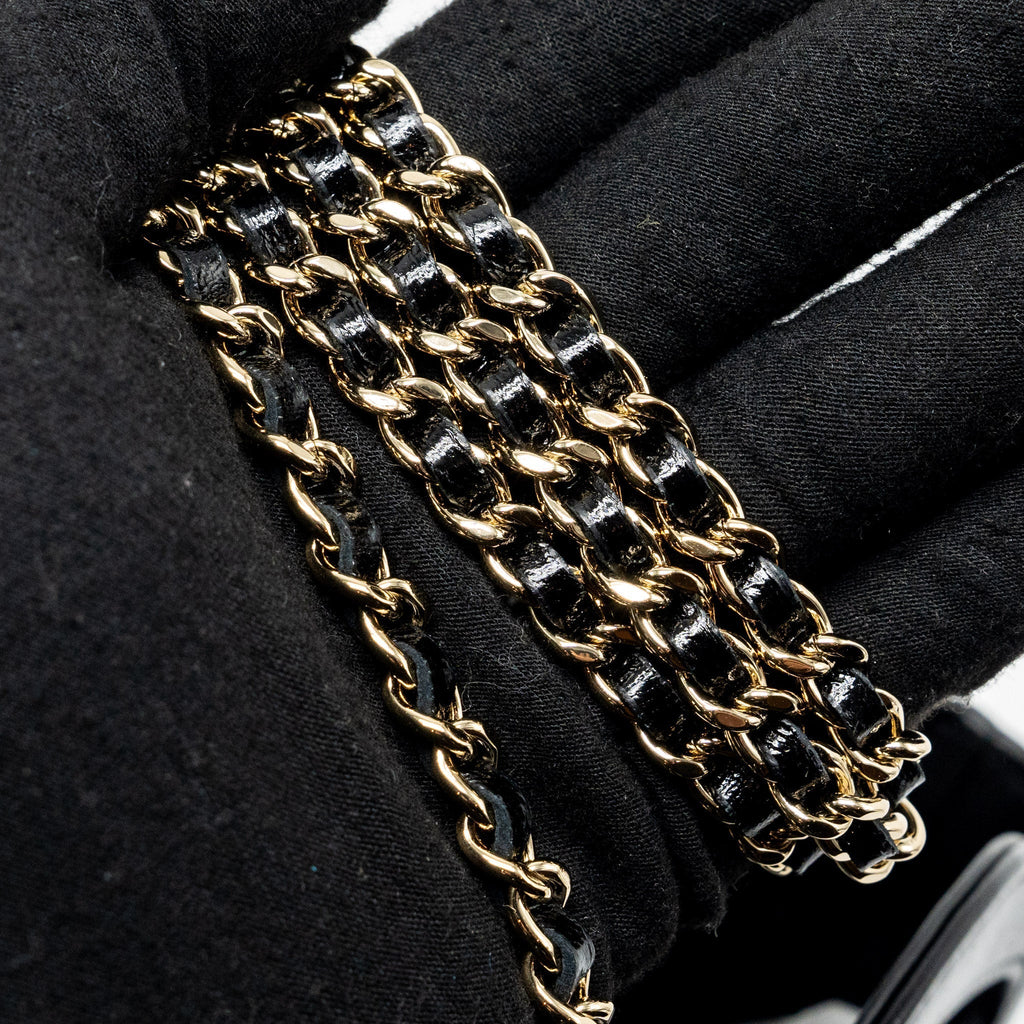 chanel-24s-31-mini-clutch-with-chain-shiny-lambskin-black-lghw