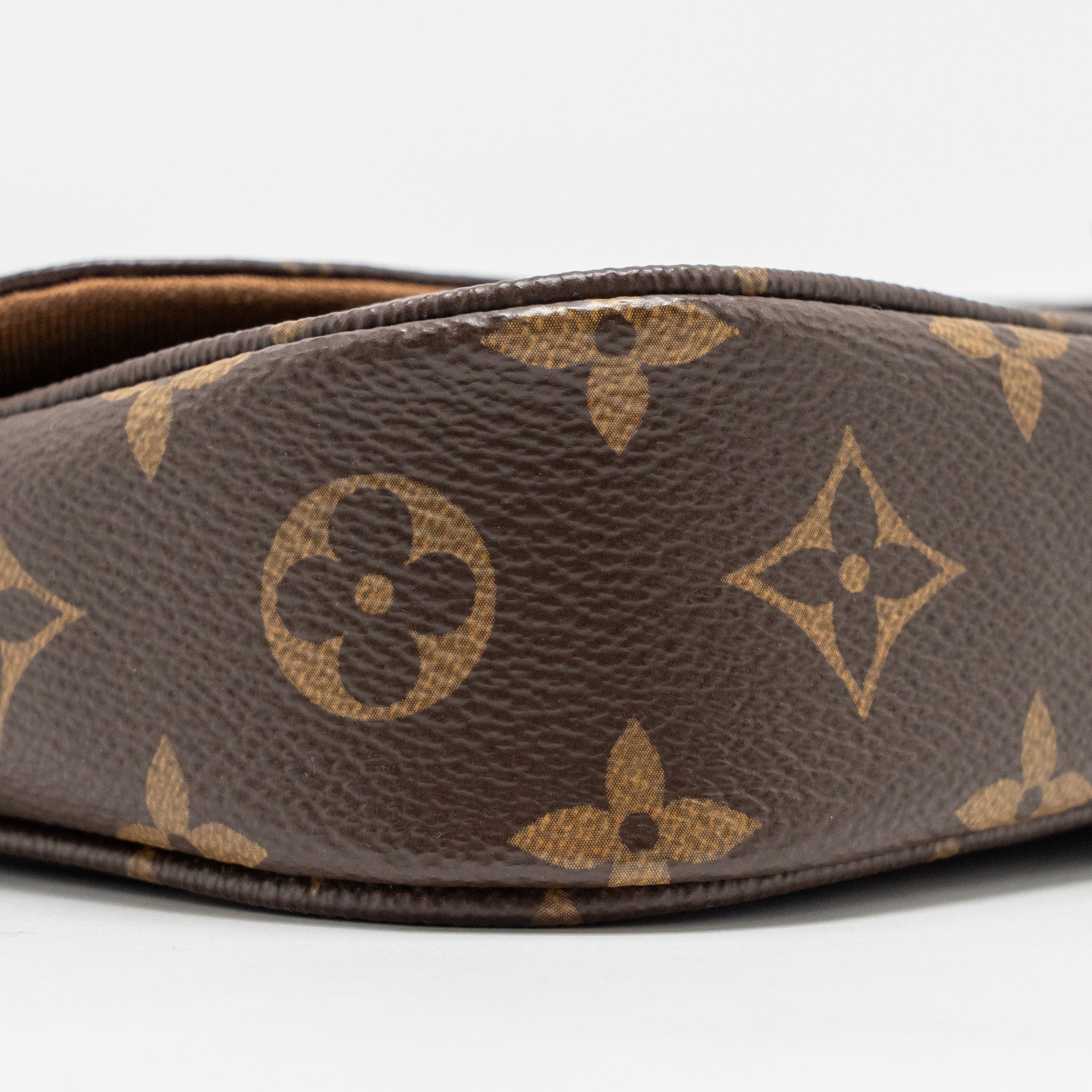 louis-vuitton-ivy-wallet-on-chain-monogram-canvas-ghw
