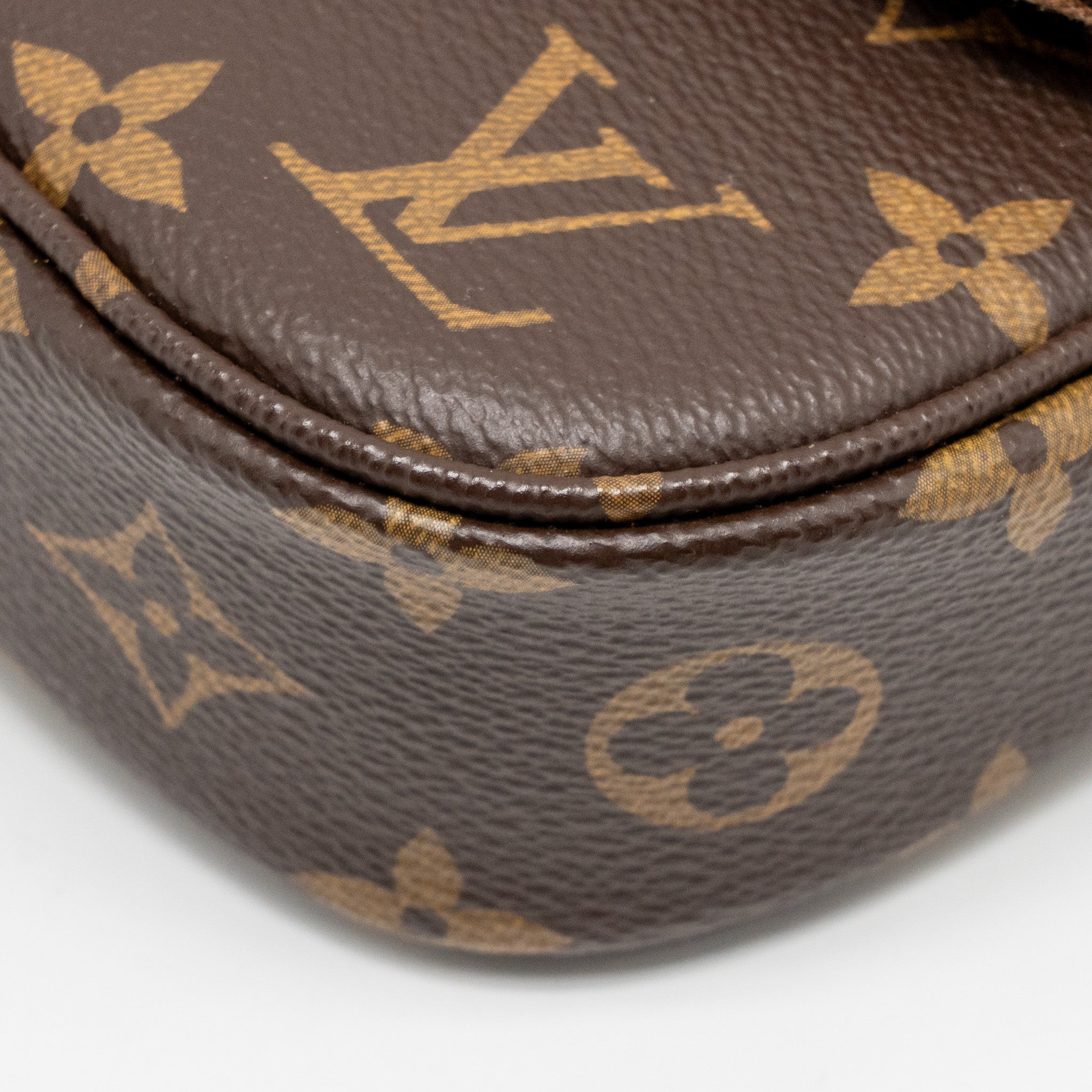 louis-vuitton-ivy-wallet-on-chain-monogram-canvas-ghw