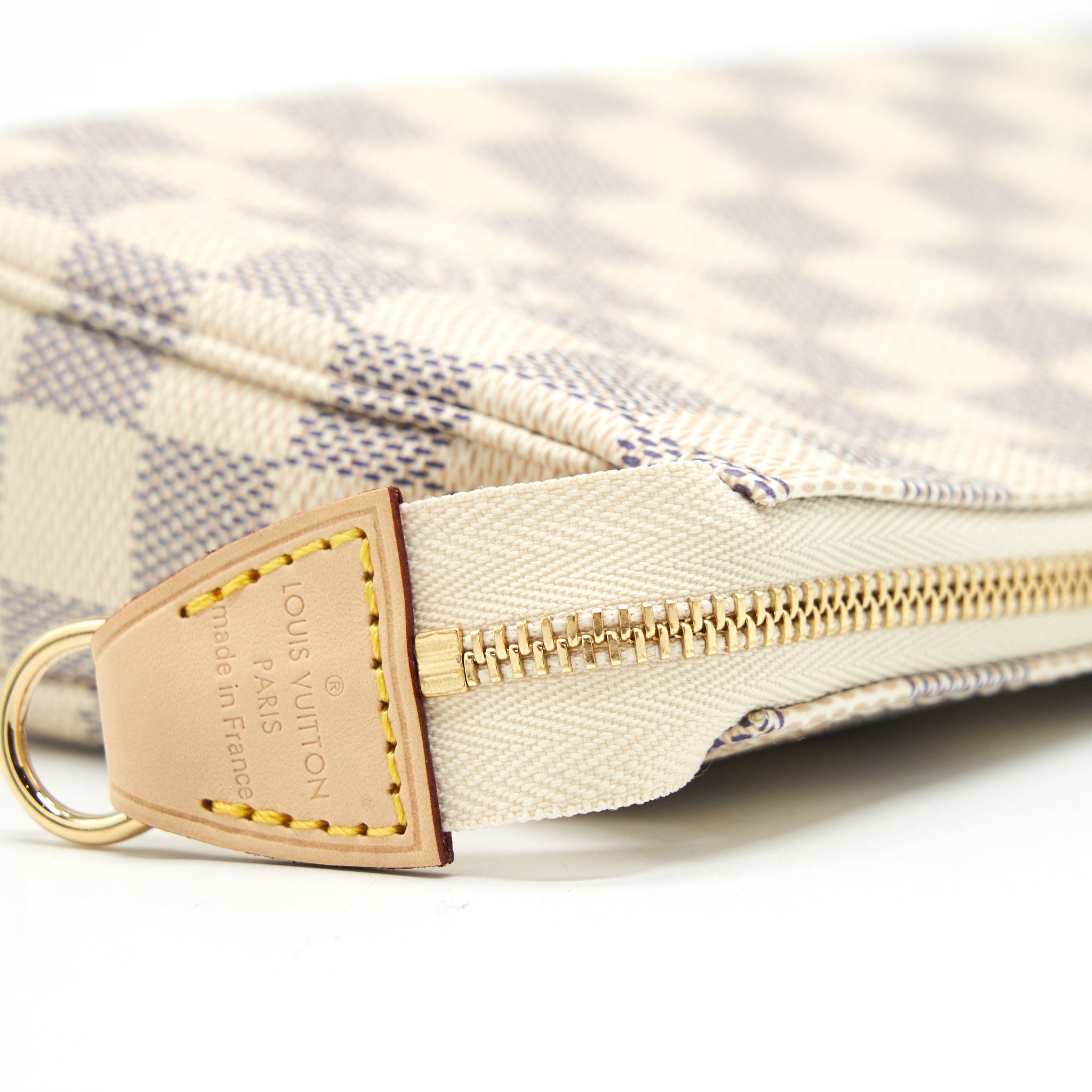 louis-vuitton-pochette-accessories-damier-azur-canvas-ghw-1