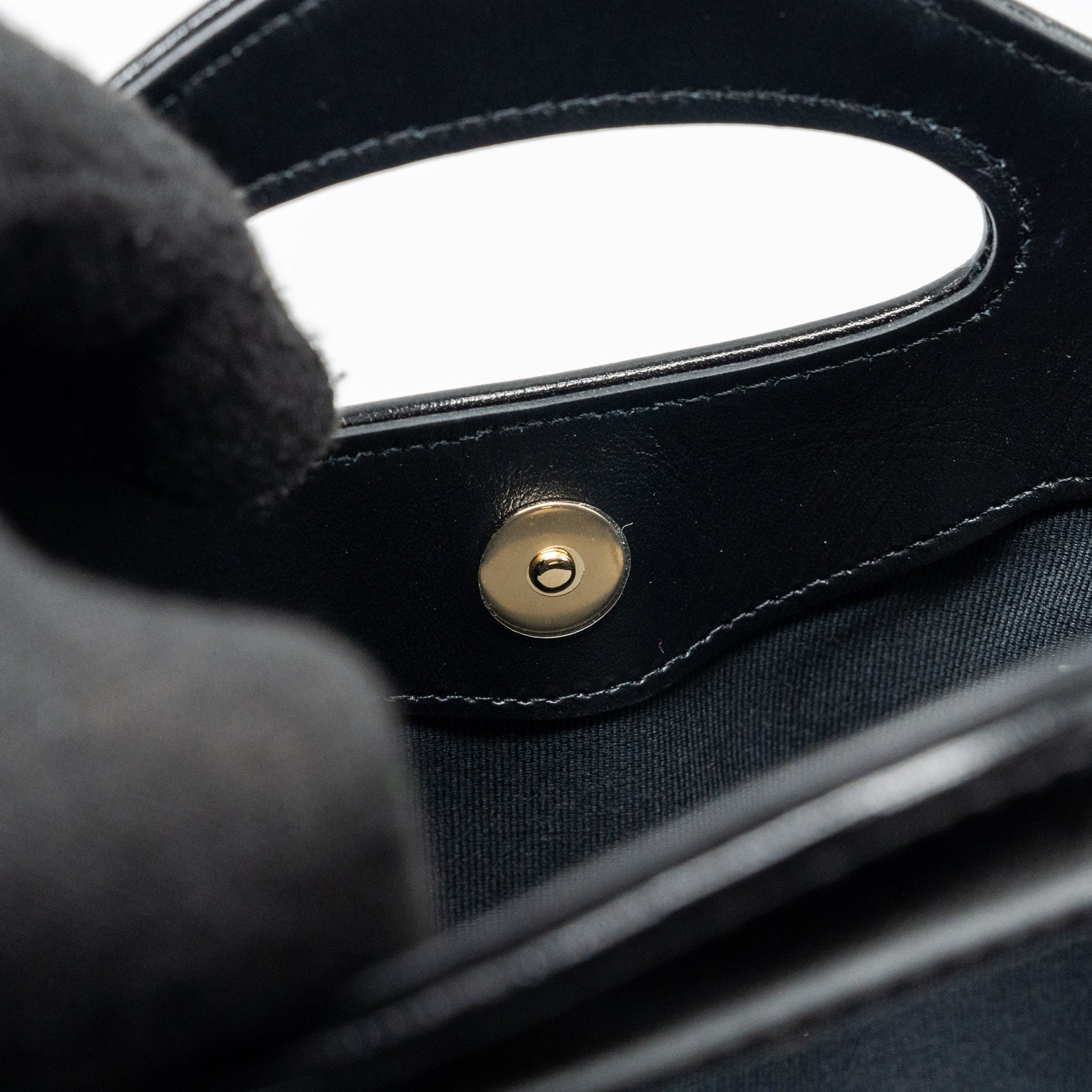 chanel-24s-31-mini-clutch-with-chain-shiny-lambskin-black-lghw