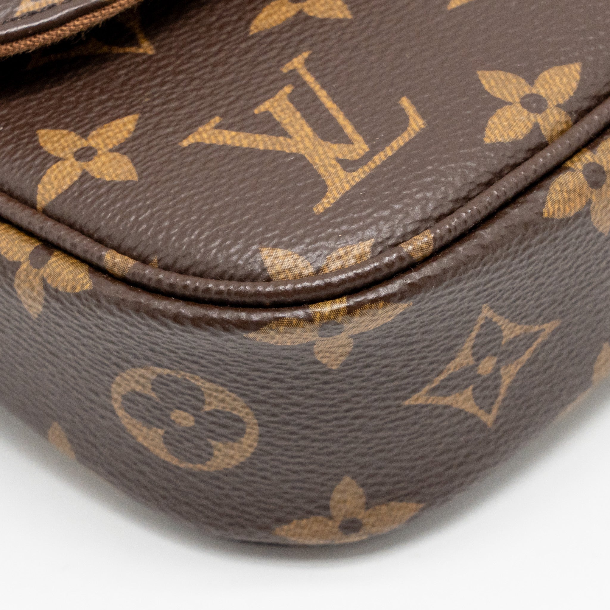 louis-vuitton-ivy-wallet-on-chain-monogram-canvas-ghw