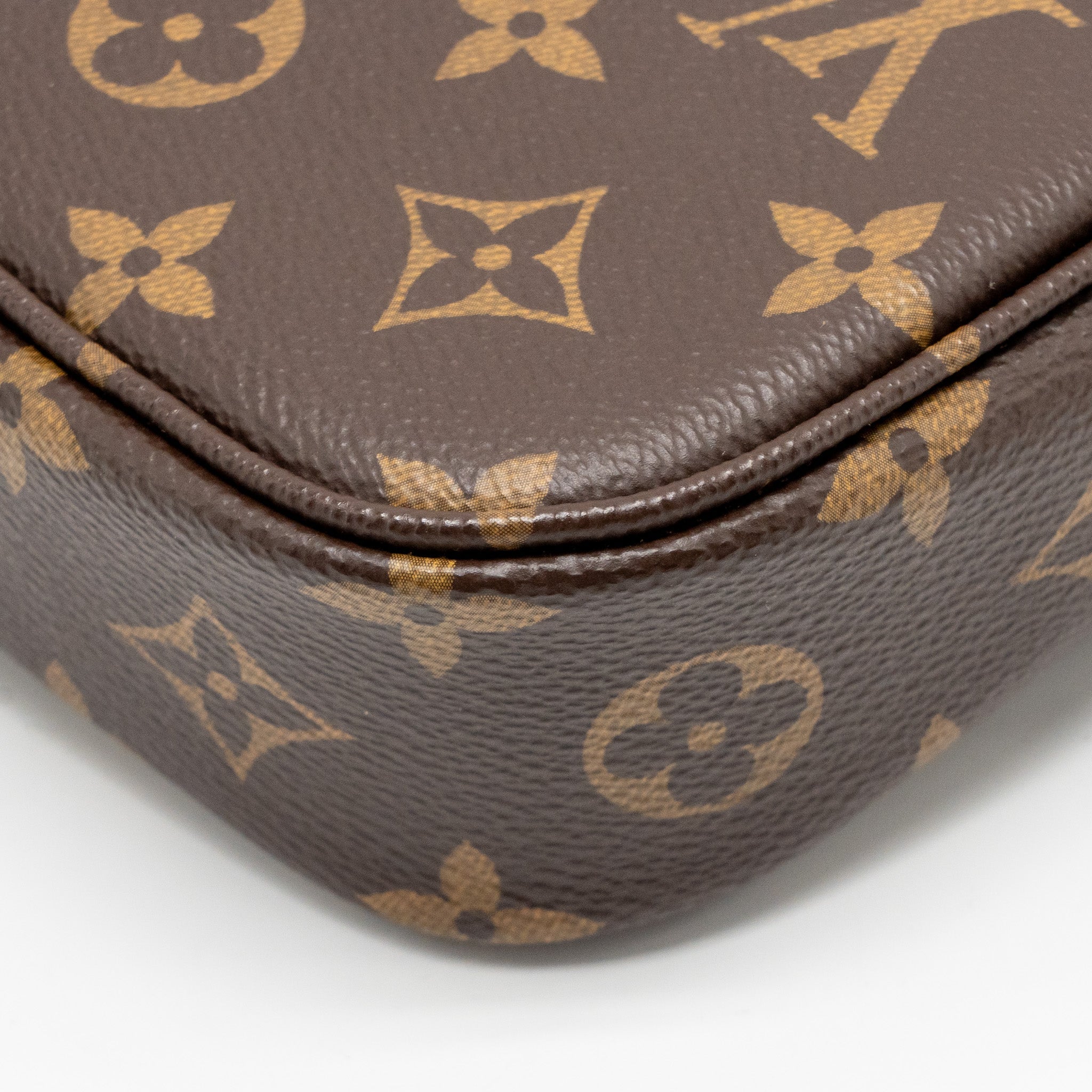 louis-vuitton-ivy-wallet-on-chain-monogram-canvas-ghw