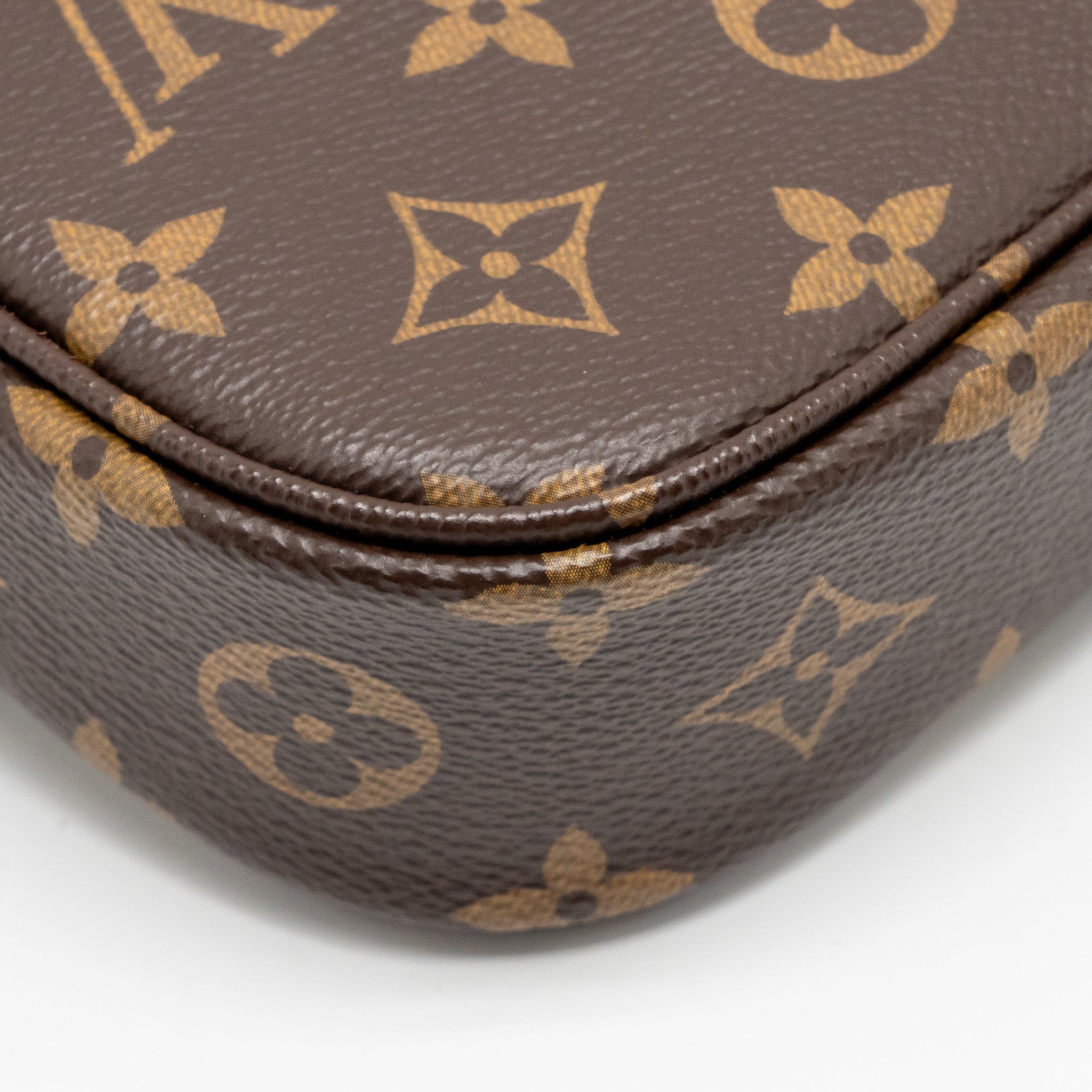 louis-vuitton-ivy-wallet-on-chain-monogram-canvas-ghw
