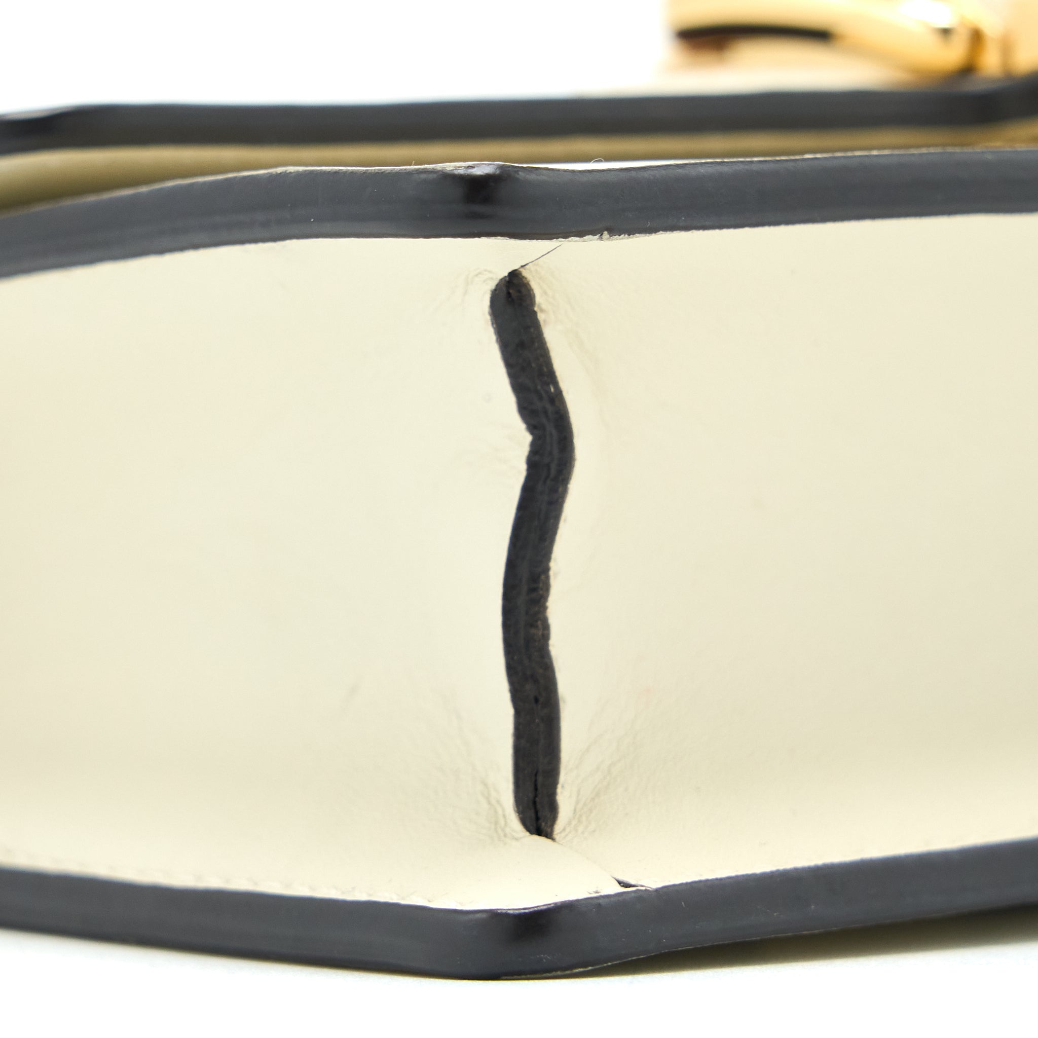 gucci-sylvie-mini-chain-bag-calfskin-white-ghw