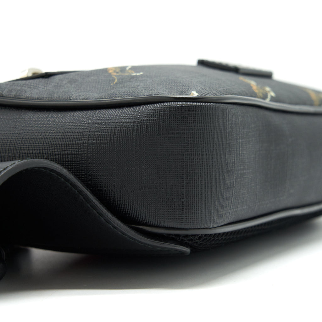 gucci-gg-supreme-tiger-belt-bag-black