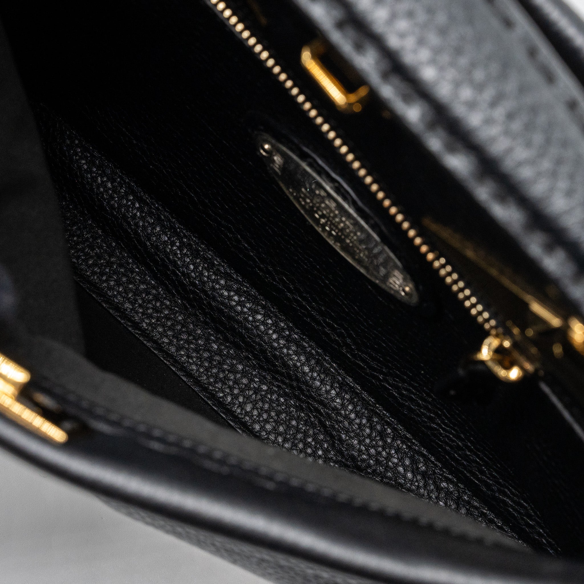 fendi-peekaboo-fit-mini-selleria-bag-with-topstiching-leather-black-ghw-copy