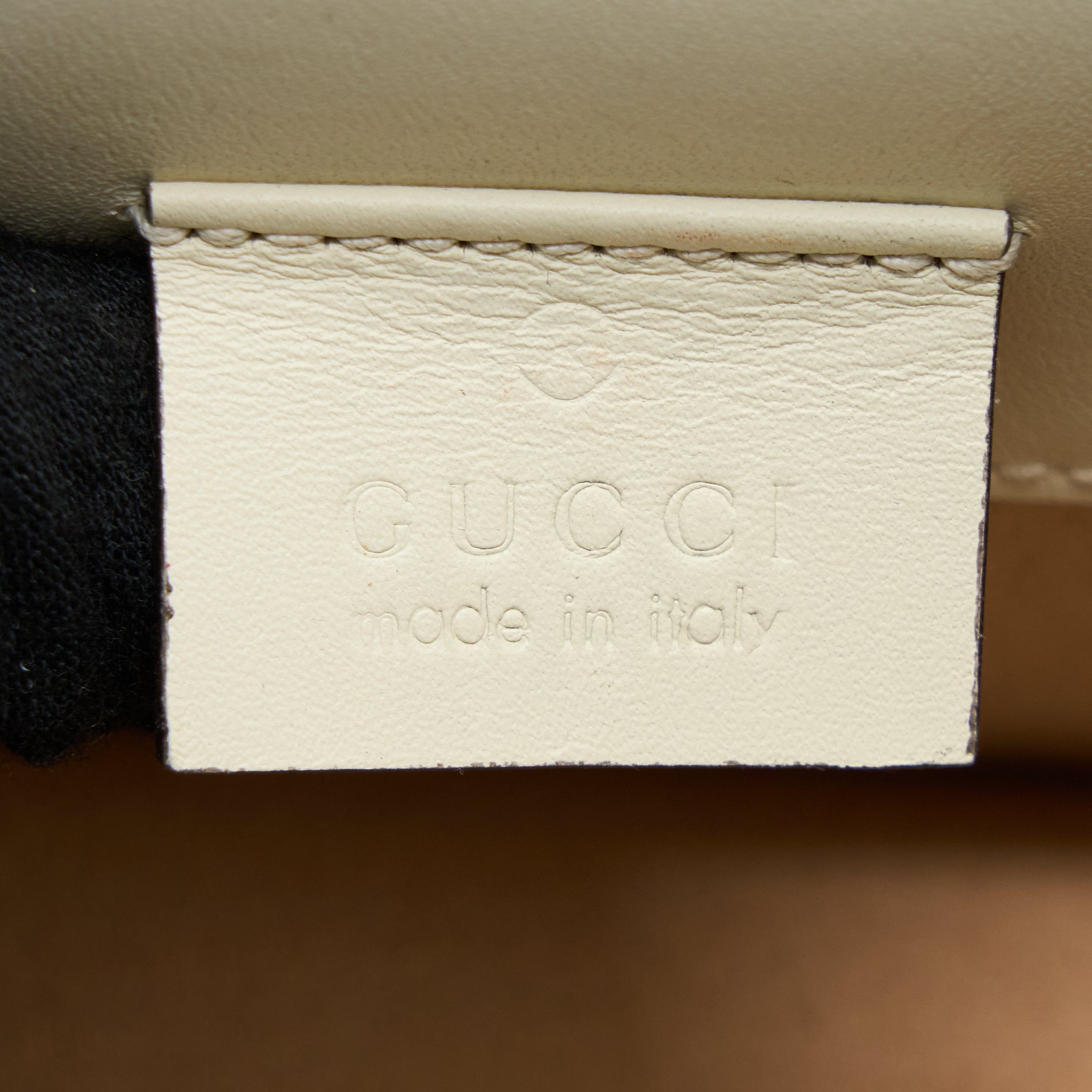 gucci-sylvie-mini-chain-bag-calfskin-white-ghw