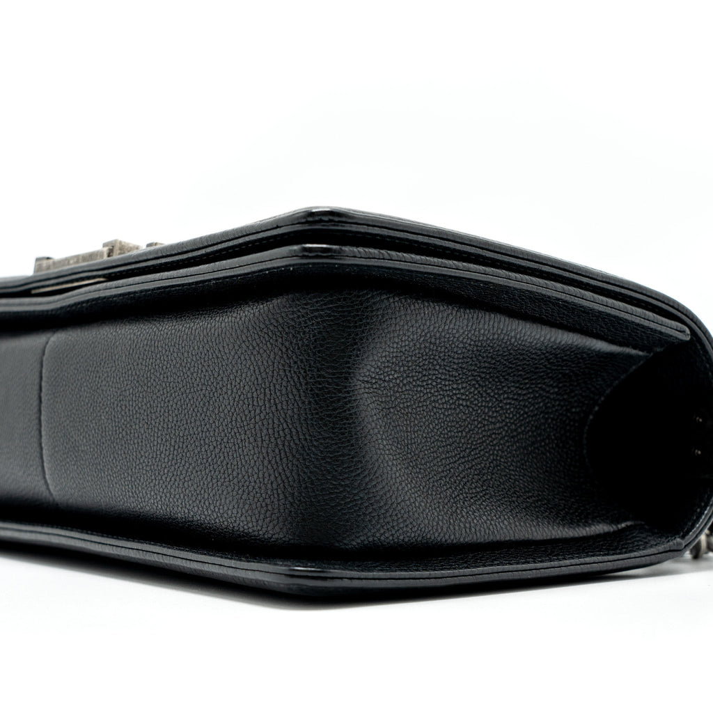 chanel-medium-boy-bag-grained-calfskin-black-ruthenium-hardware