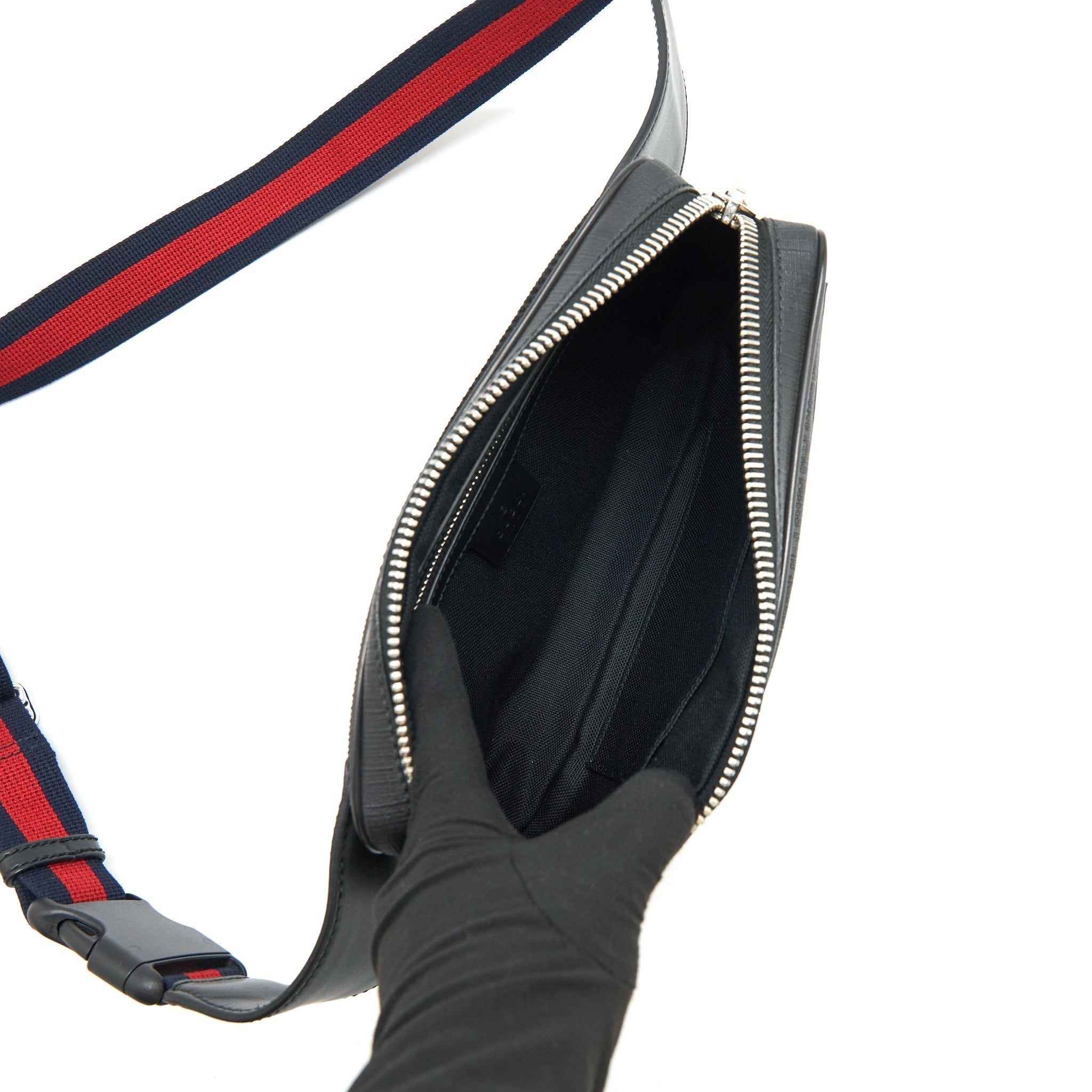 gucci-gg-supreme-tiger-belt-bag-black