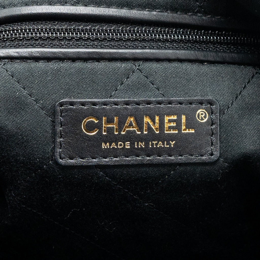 chanel-small-22-bag-gold-letter-shiny-calfskin-black-brushed-ghwmicrochip-1