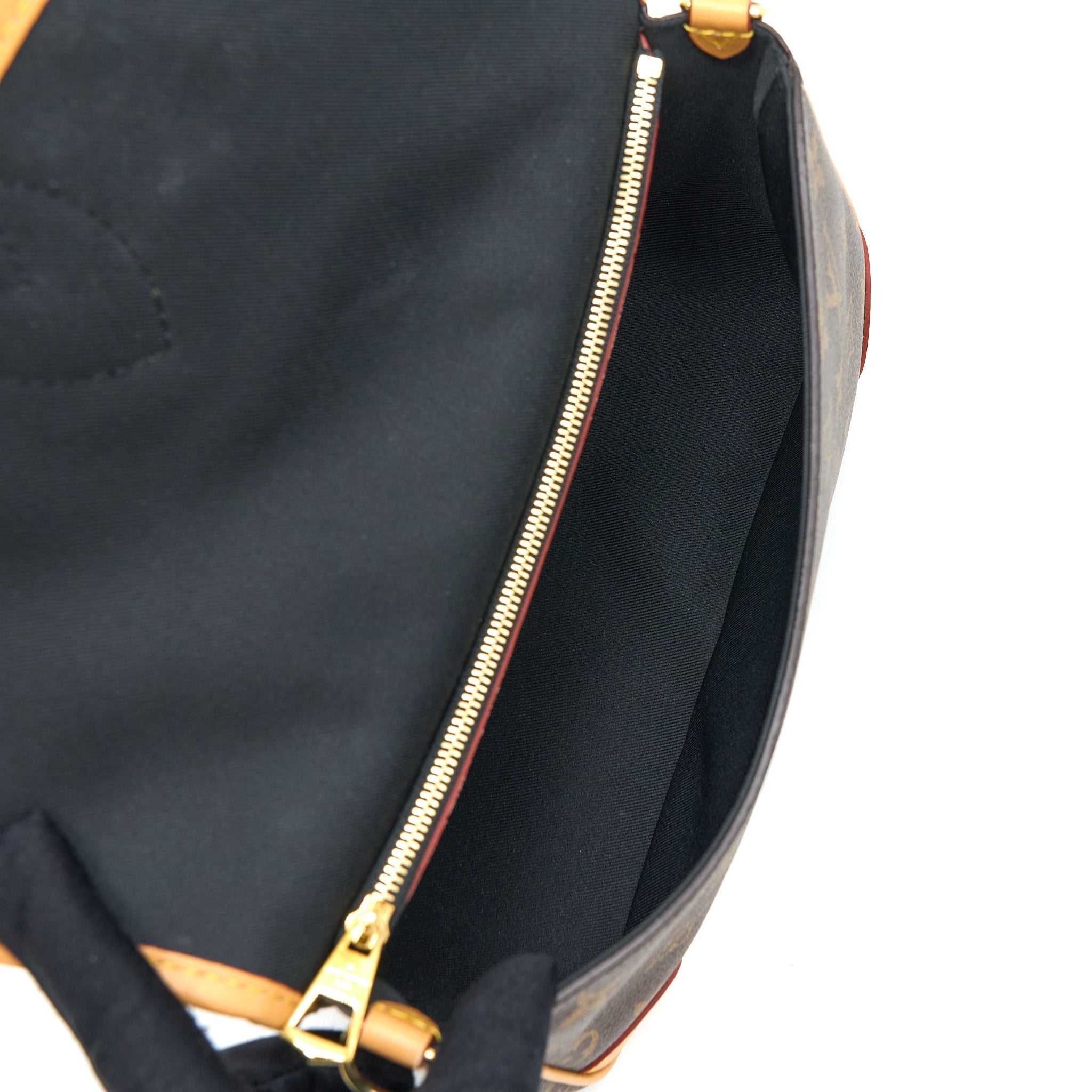 louis-vuitton-diane-bag-monogram-canvas-black-strap-ghw-new-version