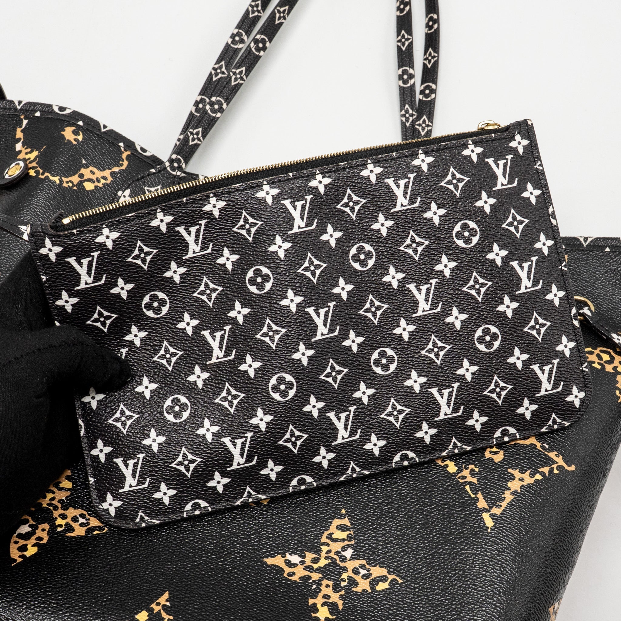 louis-vuitton-neverfull-mm-giant-monogram-canvas-multicolour-ghw-1