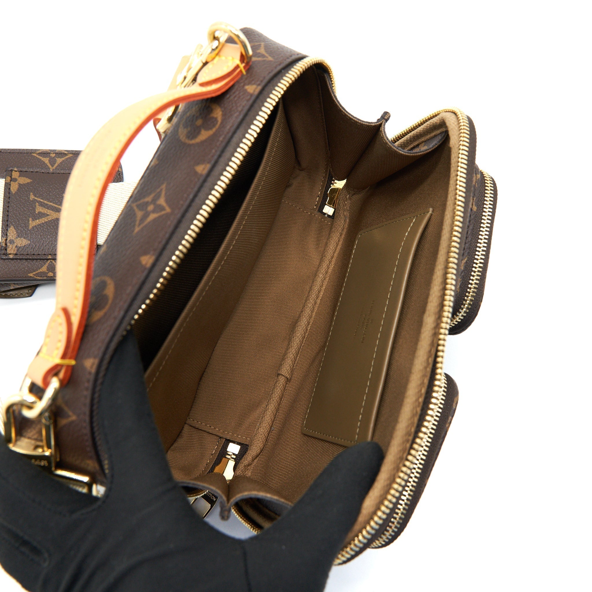 louis-vuitton-utility-crossbody-monogram-canvas-bag