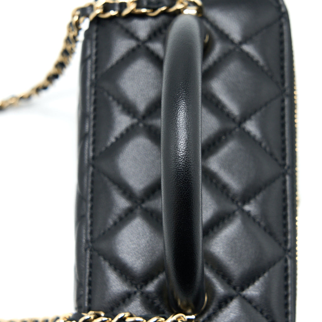 chanel-22a-top-handle-long-vanity-case-lambskin-black-lghw