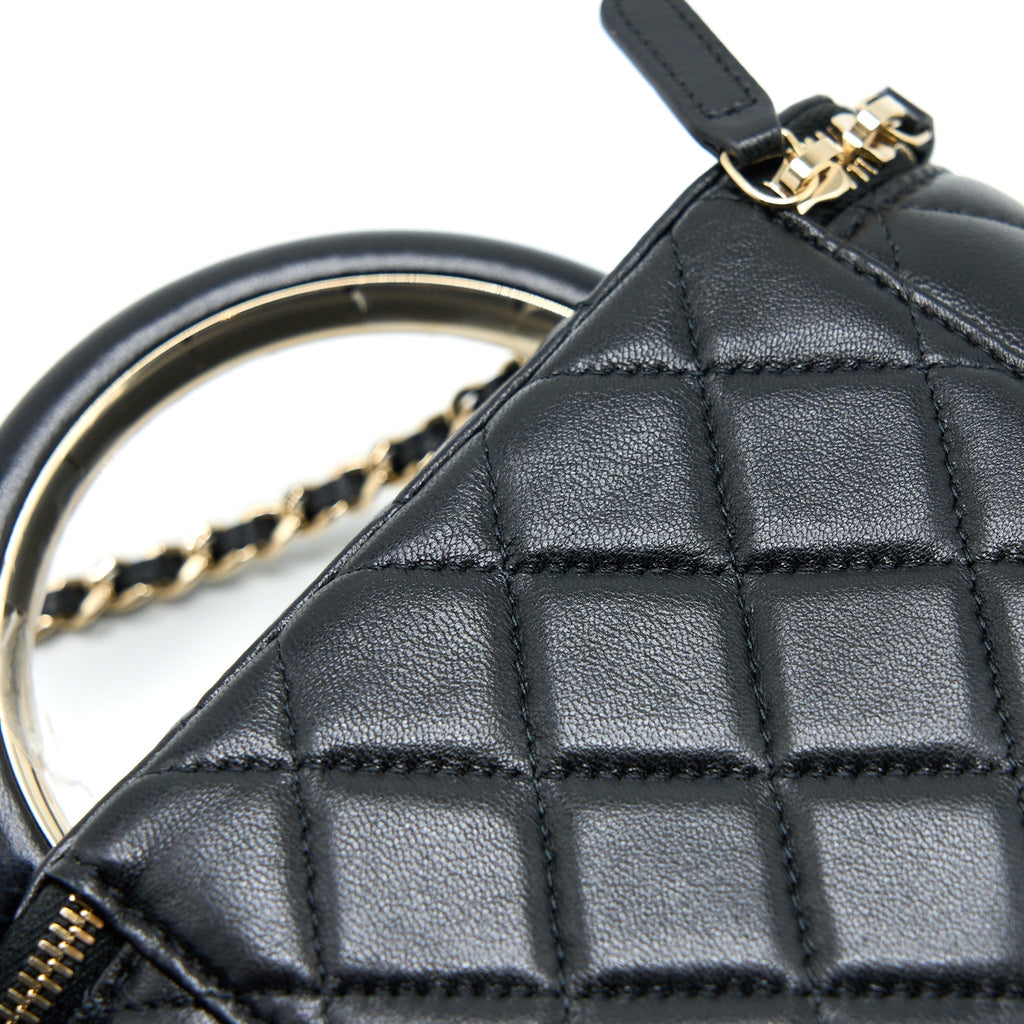 chanel-22a-top-handle-long-vanity-case-lambskin-black-lghw