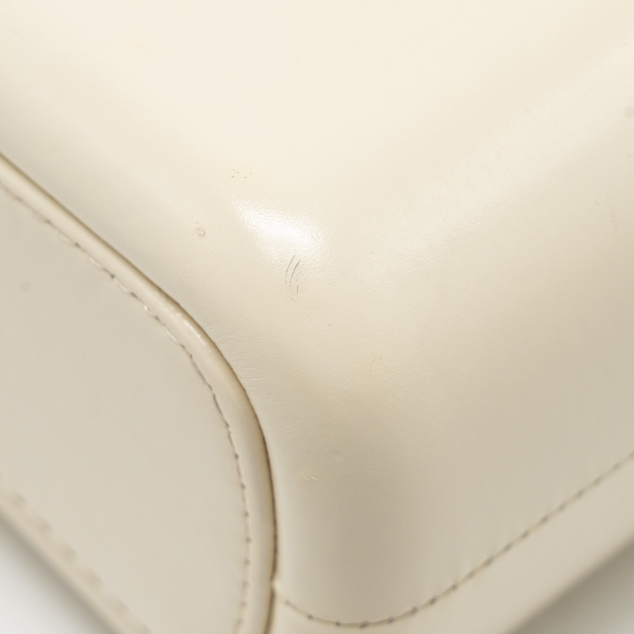 chanel-large-gabrielle-hobo-bag-aged-calfskin-white-multicolour-hardware