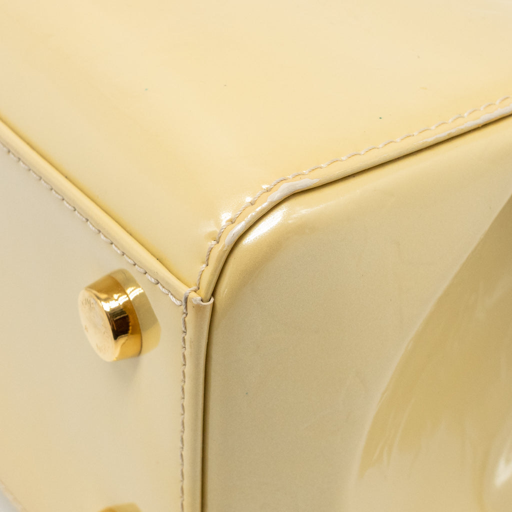 louis-vuitton-vernis-brea-mm-patent-monogram-light-beige-ghw