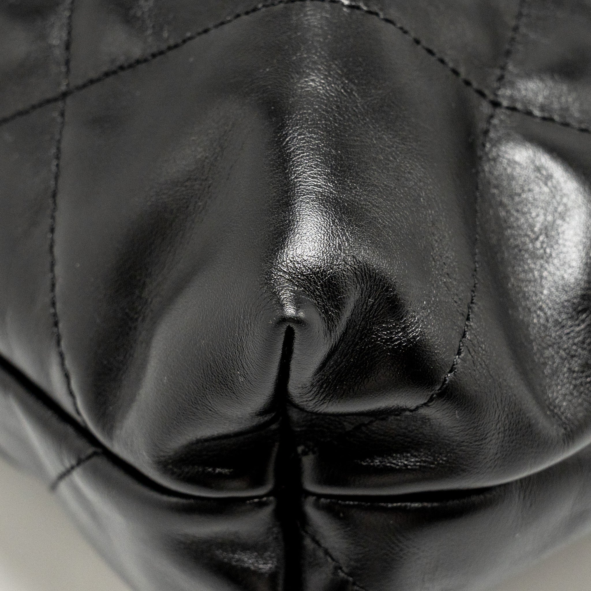 chanel-medium-22-shiny-calfskin-black-shw-microchip-1